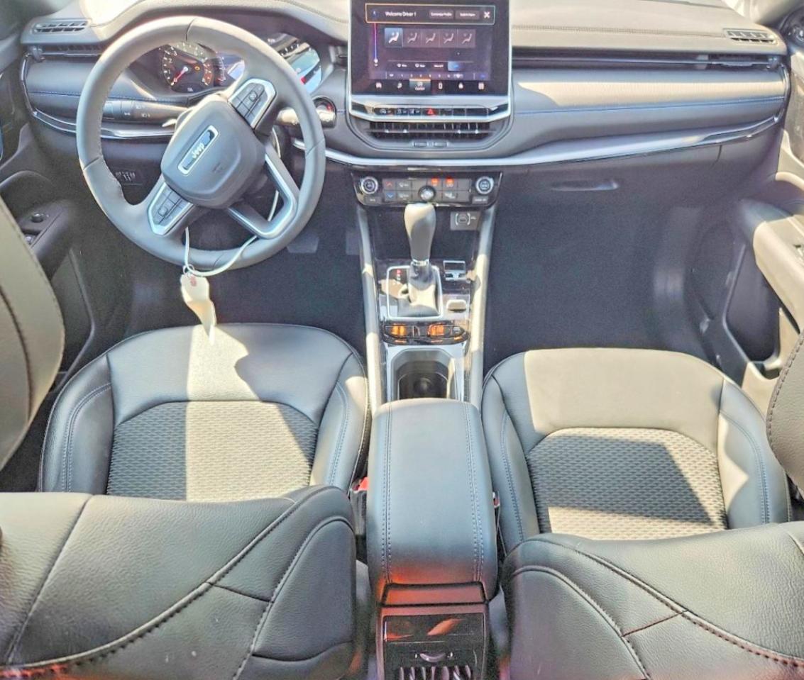 2026 Jeep Compass Latitude Silver vin: 3C4NJDBN3TT180410