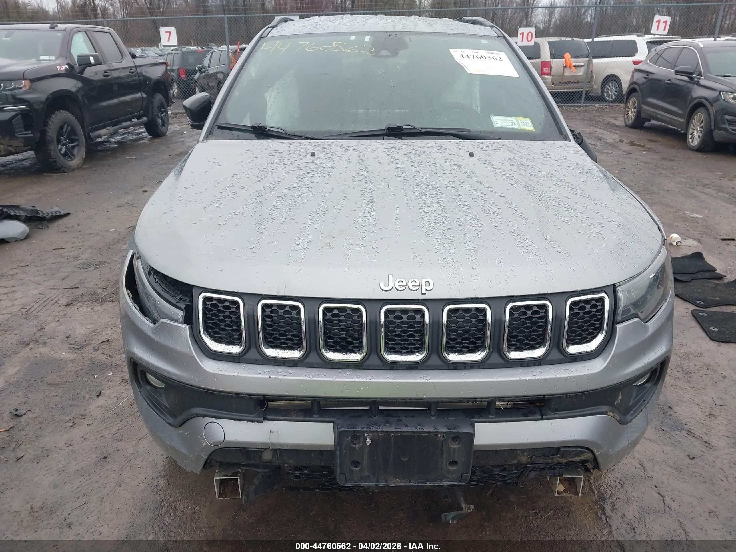 2023 Jeep Compass Latitude 4x4 Silver vin: 3C4NJDBN4PT560247