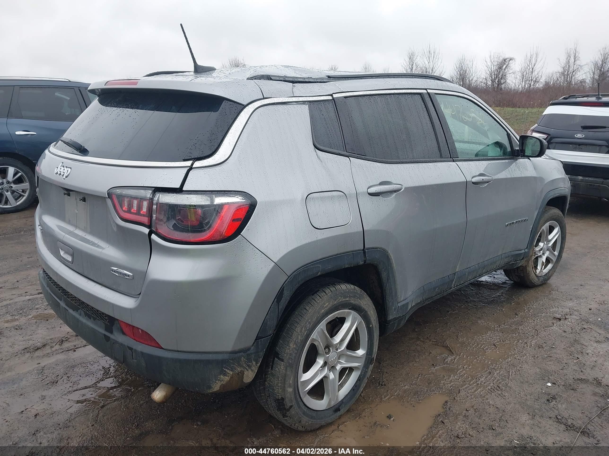 2023 Jeep Compass Latitude 4x4 Silver vin: 3C4NJDBN4PT560247