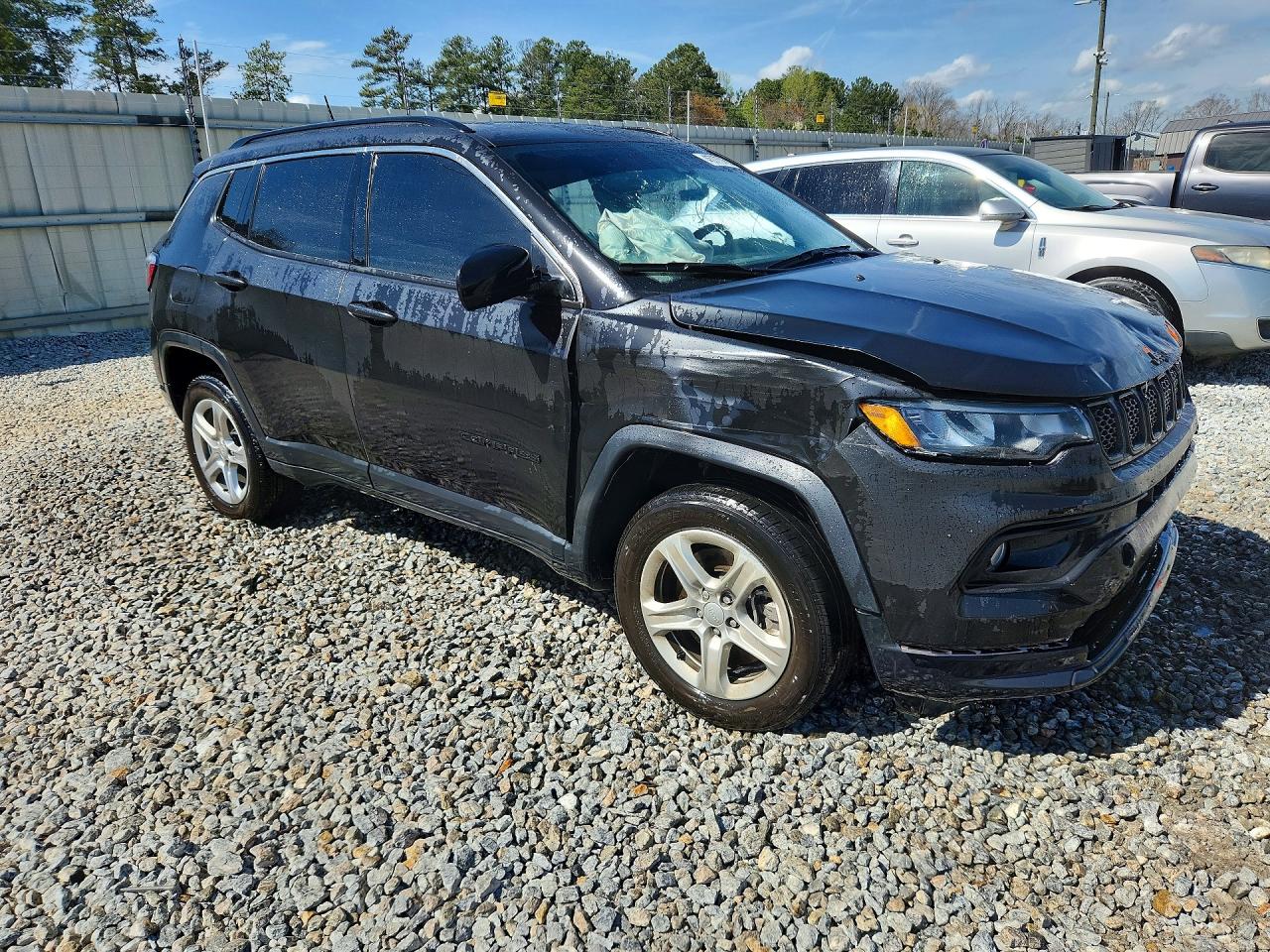 2024 Jeep Compass Latitude Black vin: 3C4NJDBN4RT591565