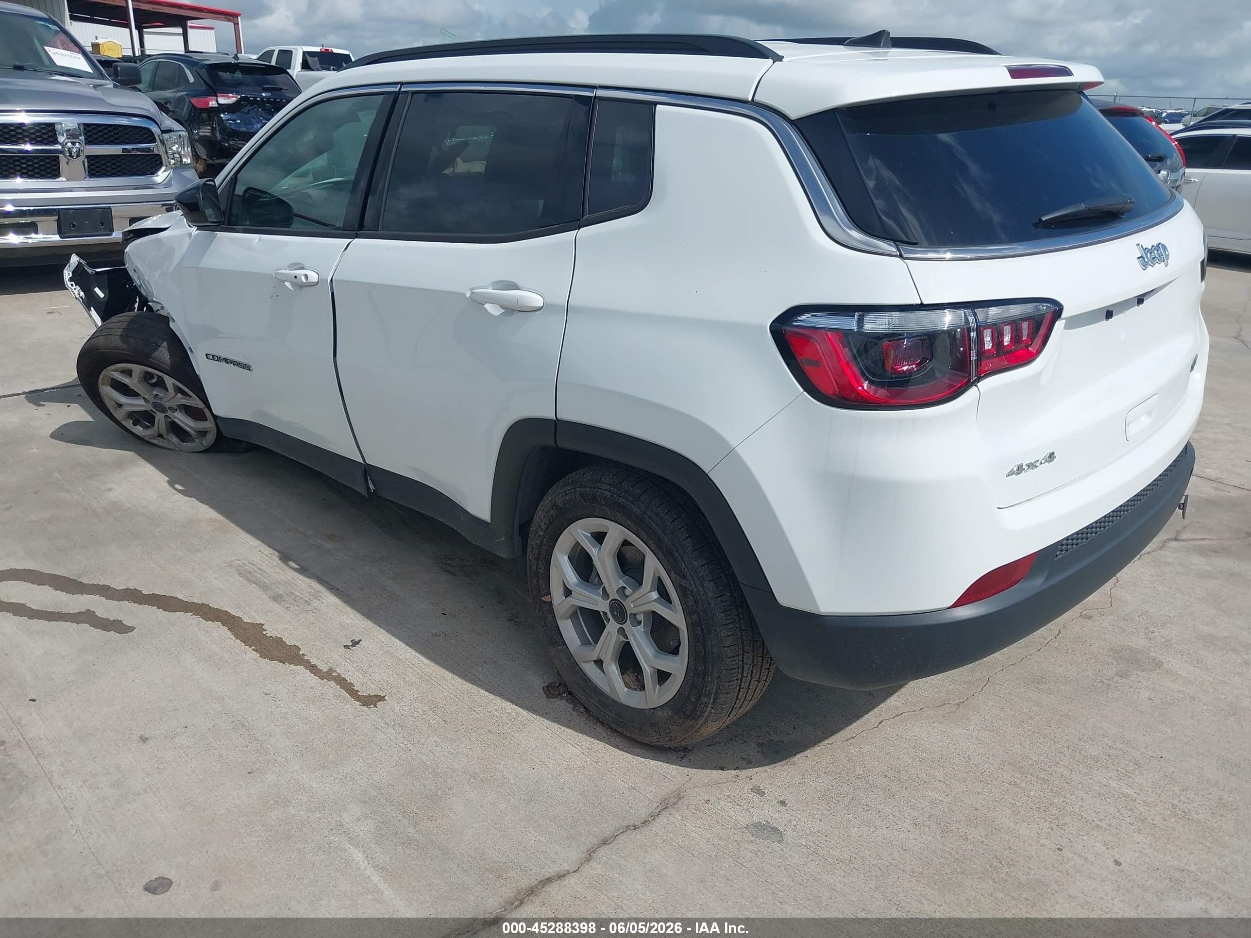 2026 Jeep Compass Latitude White vin: 3C4NJDBN4TT189889