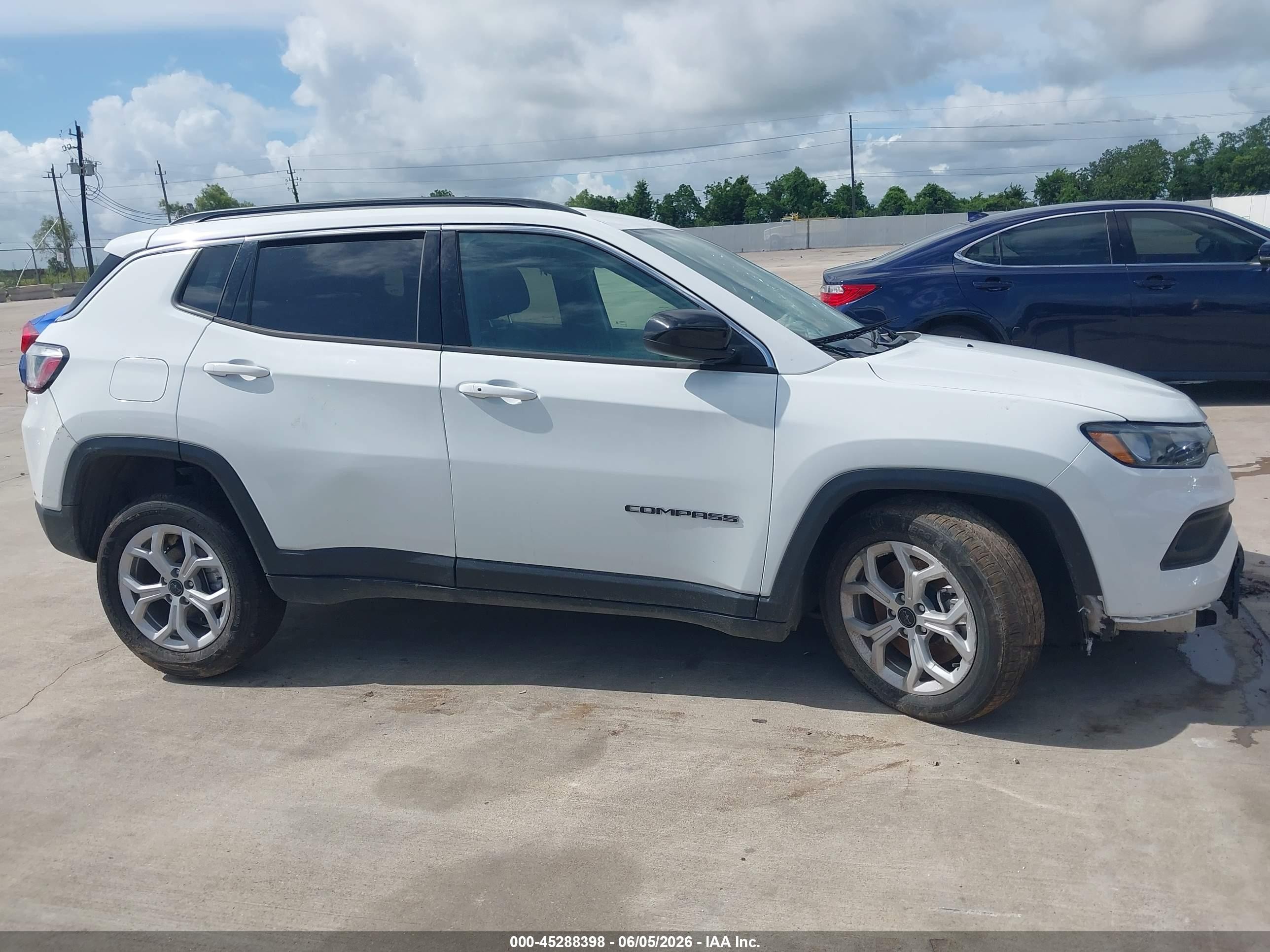 2026 Jeep Compass Latitude White vin: 3C4NJDBN4TT189889