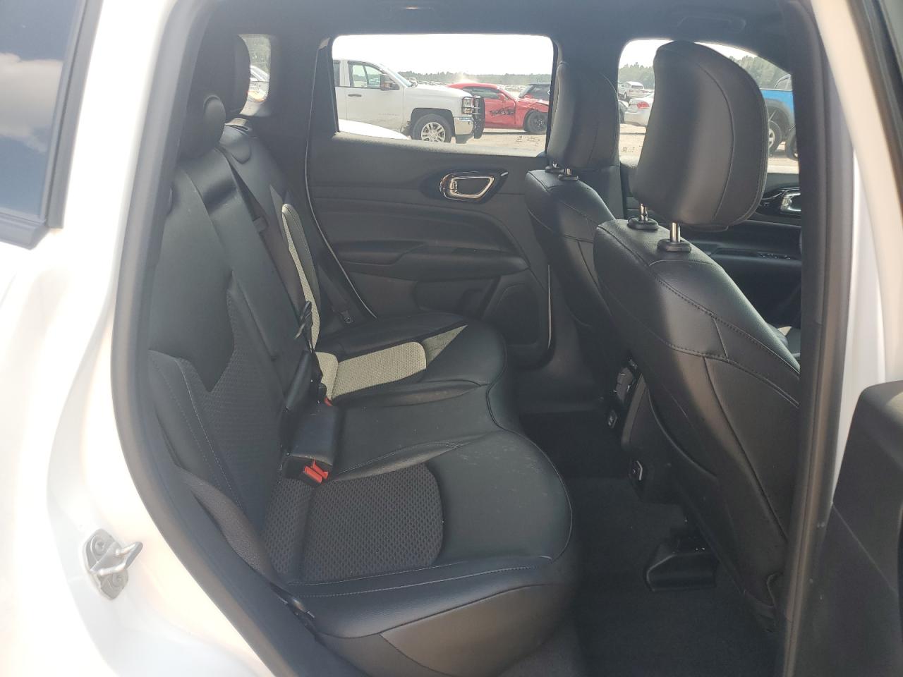 2025 Jeep Compass Latitude White vin: 3C4NJDBN5ST529503