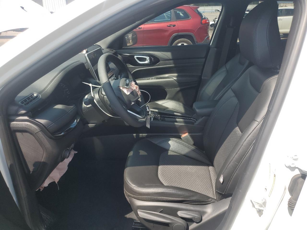 2025 Jeep Compass Latitude White vin: 3C4NJDBN5ST529503