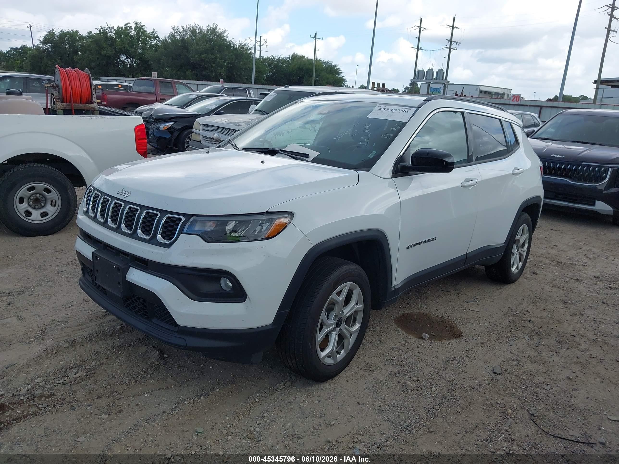 2025 Jeep Compass Latitude 4x4 White vin: 3C4NJDBN5ST547421