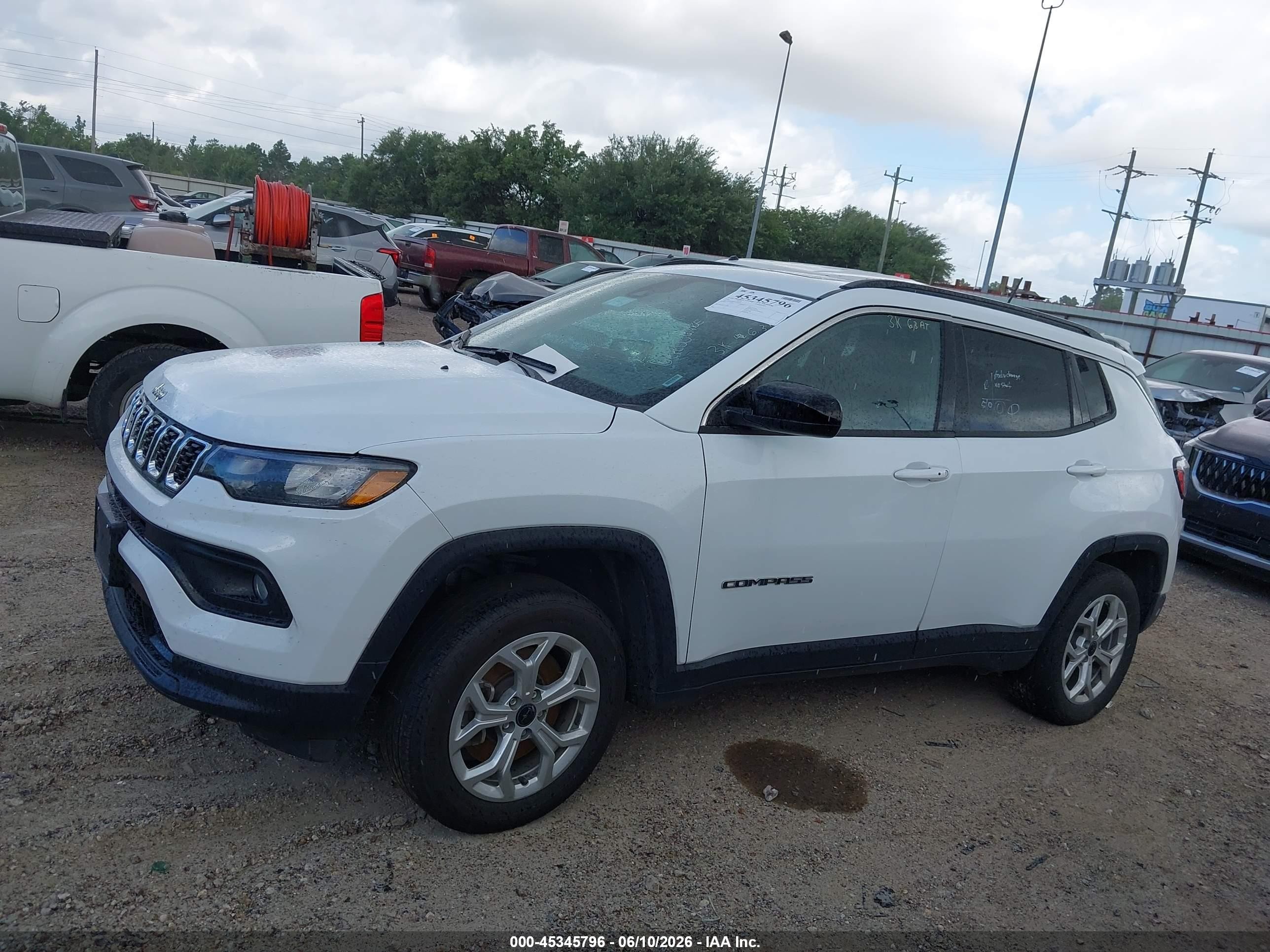 2025 Jeep Compass Latitude 4x4 White vin: 3C4NJDBN5ST547421