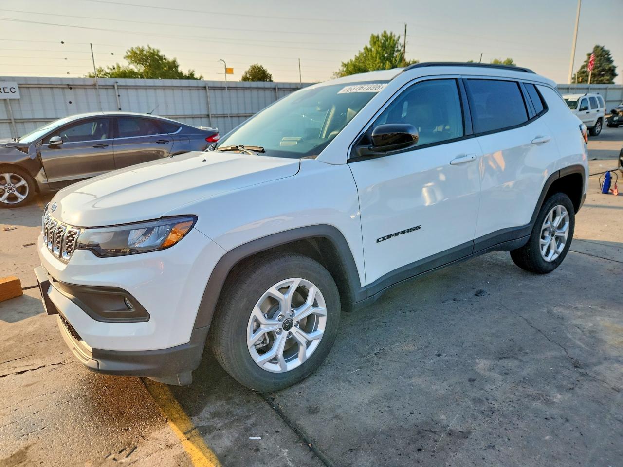 2025 Jeep Compass Latitude White vin: 3C4NJDBN5ST556149