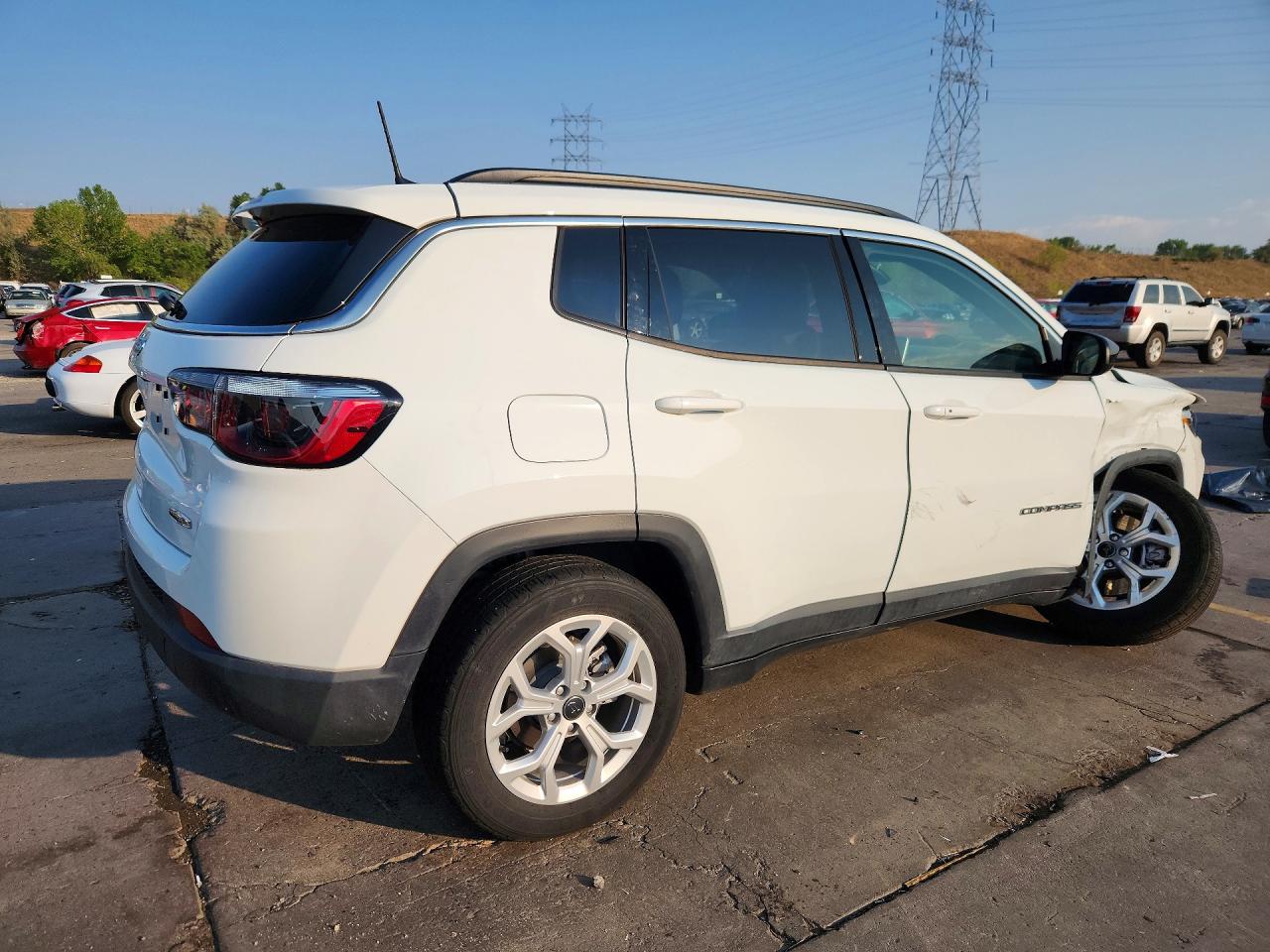 2025 Jeep Compass Latitude White vin: 3C4NJDBN5ST556149