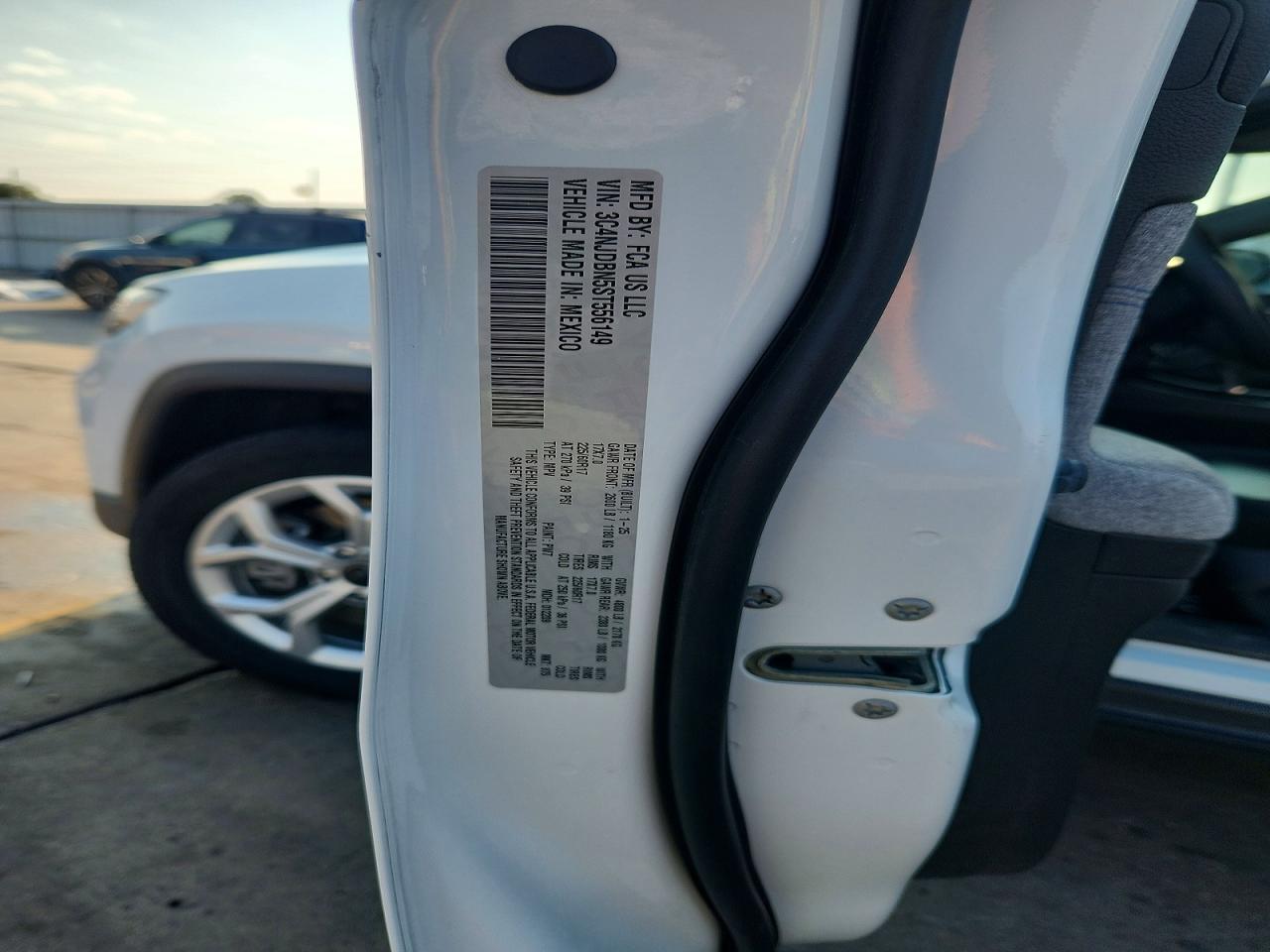 2025 Jeep Compass Latitude White vin: 3C4NJDBN5ST556149