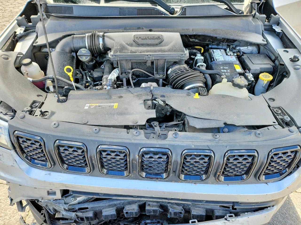 2023 Jeep Compass Latitude Silver vin: 3C4NJDBN7PT502262
