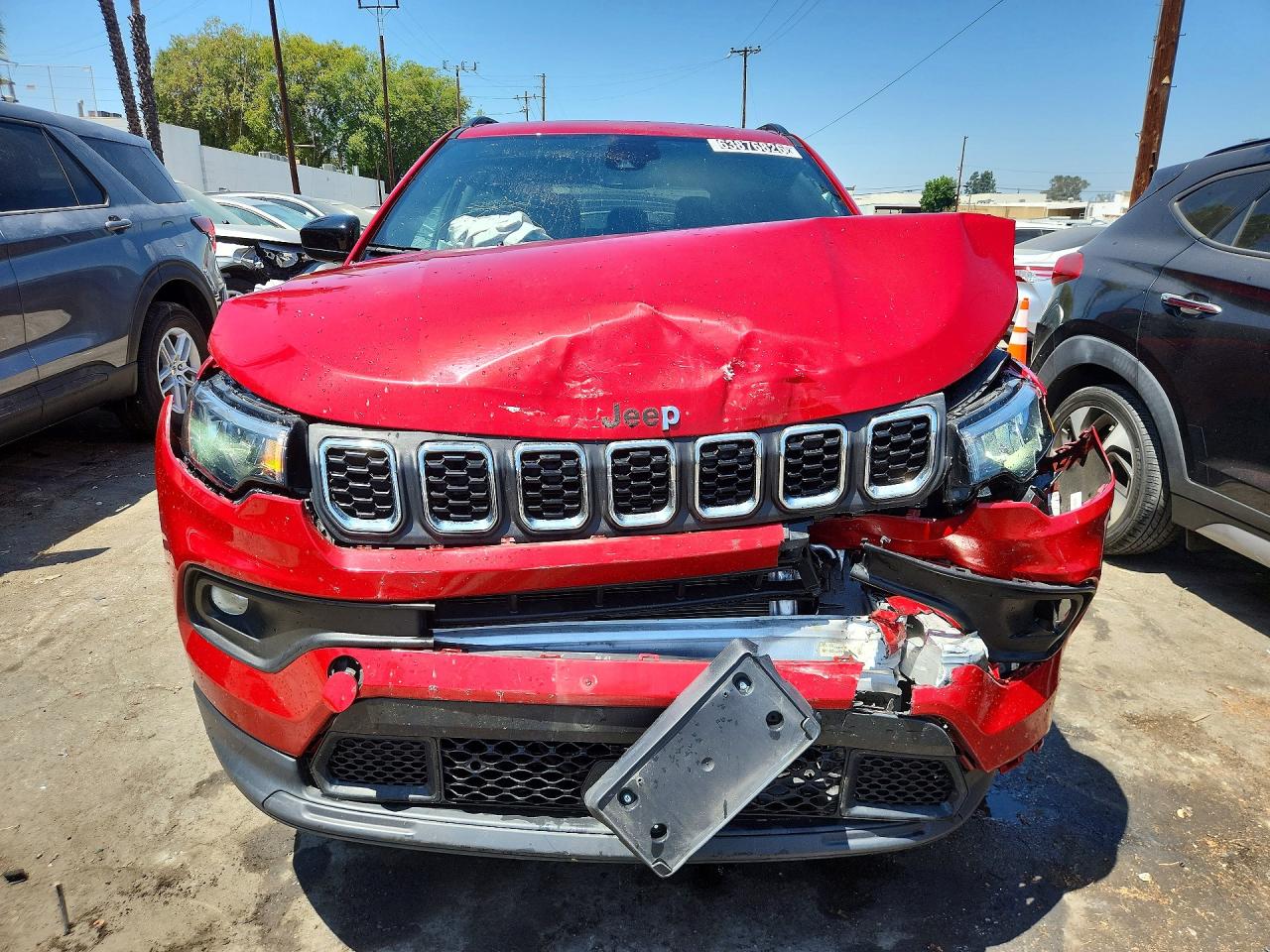 2025 Jeep Compass Latitude Red vin: 3C4NJDBN7ST546867