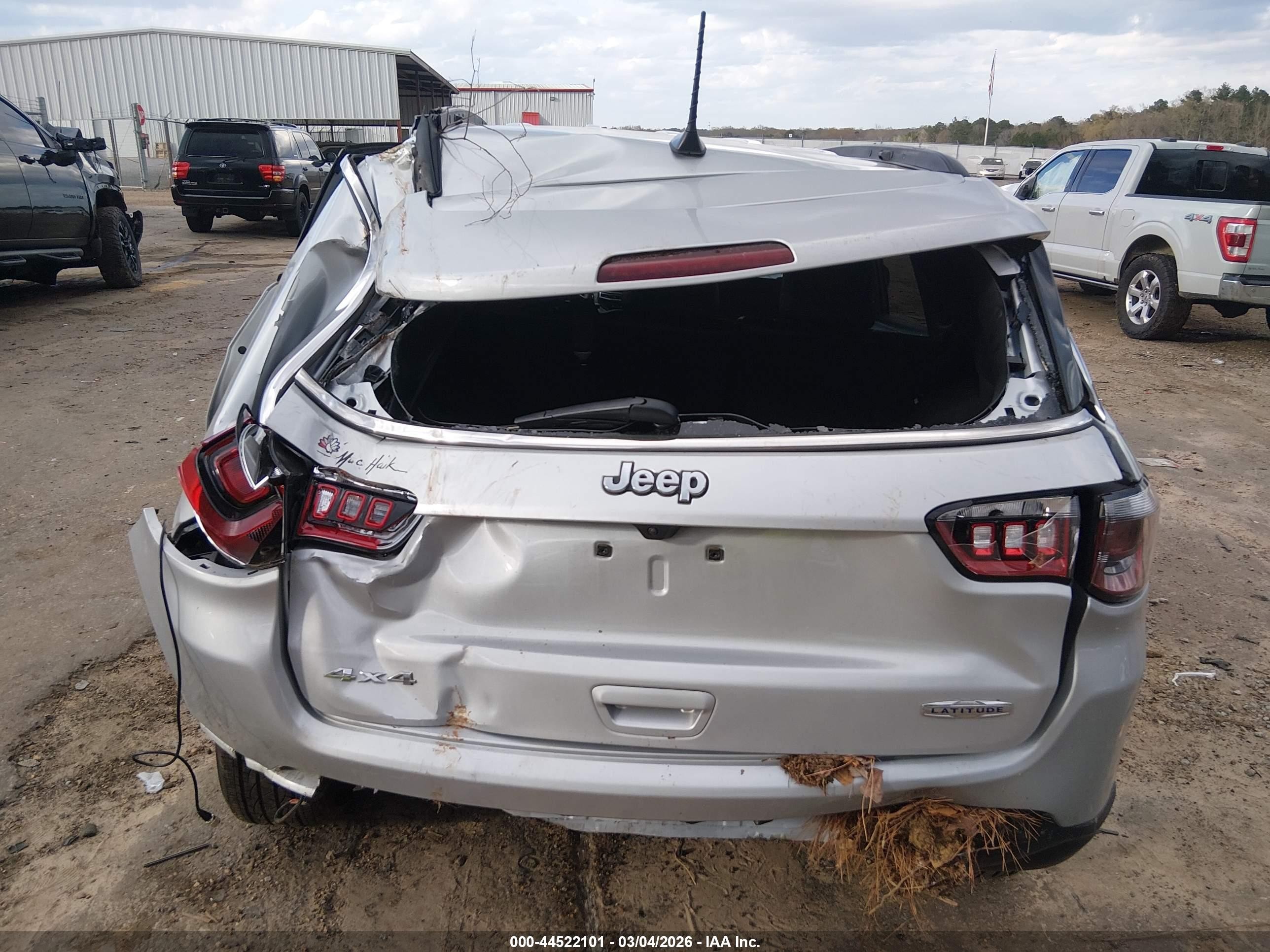 2025 Jeep Compass Latitude 4x4 Silver vin: 3C4NJDBN8ST529284