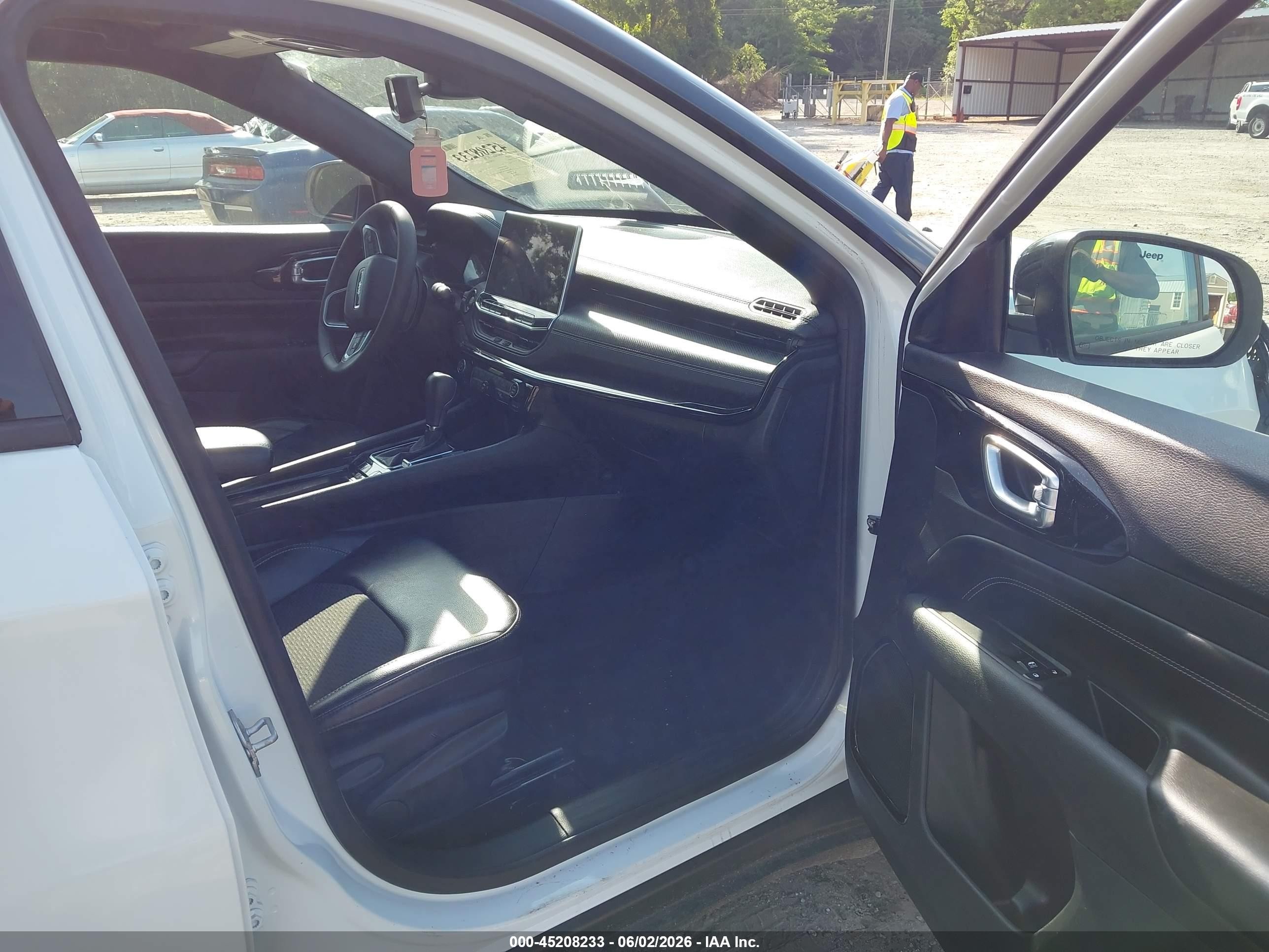 2023 Jeep Compass Altitude 4x4 White vin: 3C4NJDBN9PT539829
