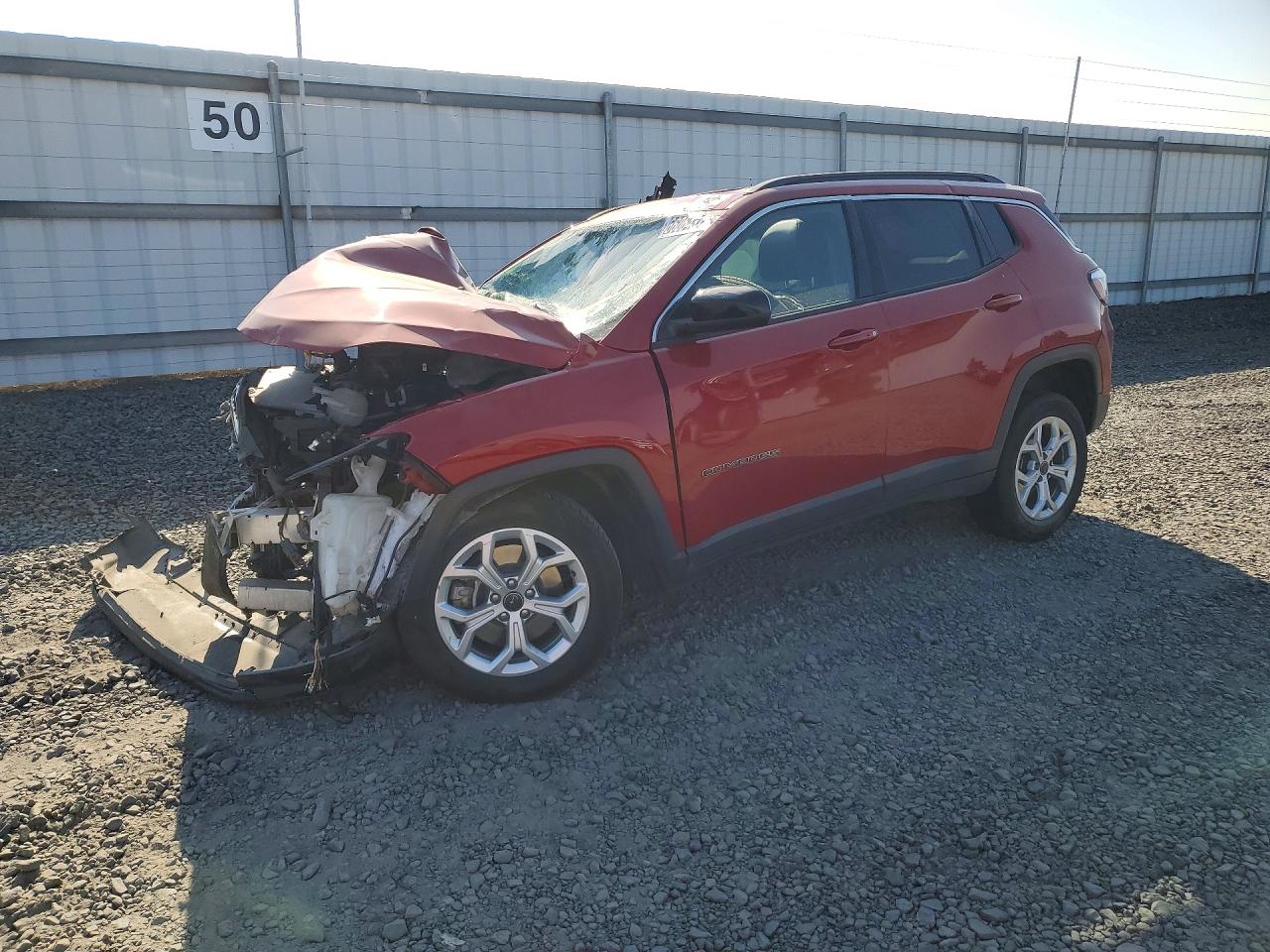 2025 Jeep Compass Latitude Red vin: 3C4NJDBN9ST547468