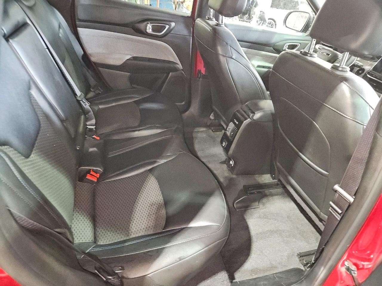 2025 Jeep Compass Latitude Red vin: 3C4NJDBN9ST620497