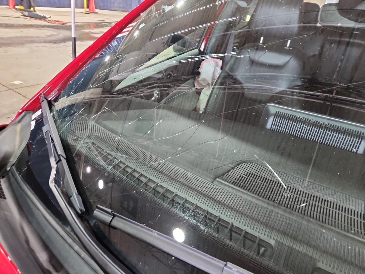 2025 Jeep Compass Latitude Red vin: 3C4NJDBN9ST620497 Damage: Windshield, Broken, Replacement Required
