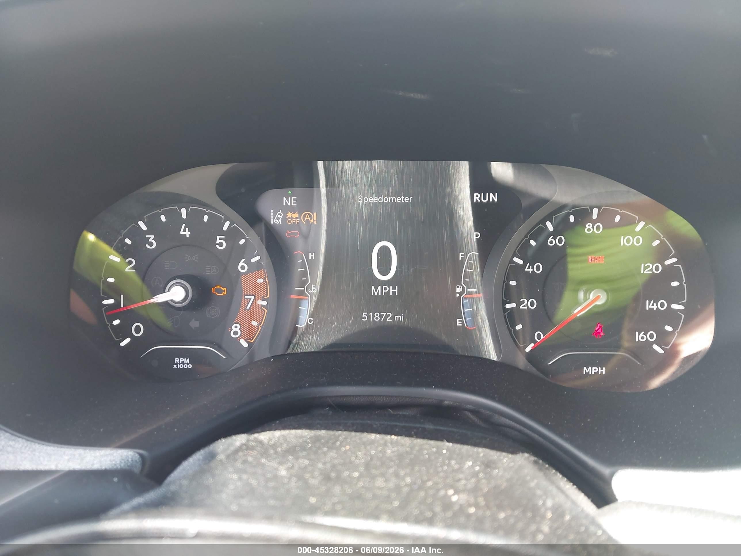 2024 Jeep Compass Latitude 4x4 White vin: 3C4NJDBNXRT110735