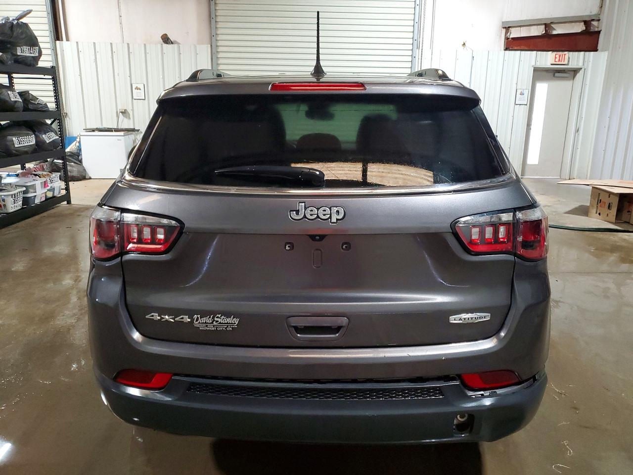 2024 Jeep Compass Latitude Gray vin: 3C4NJDBNXRT584409