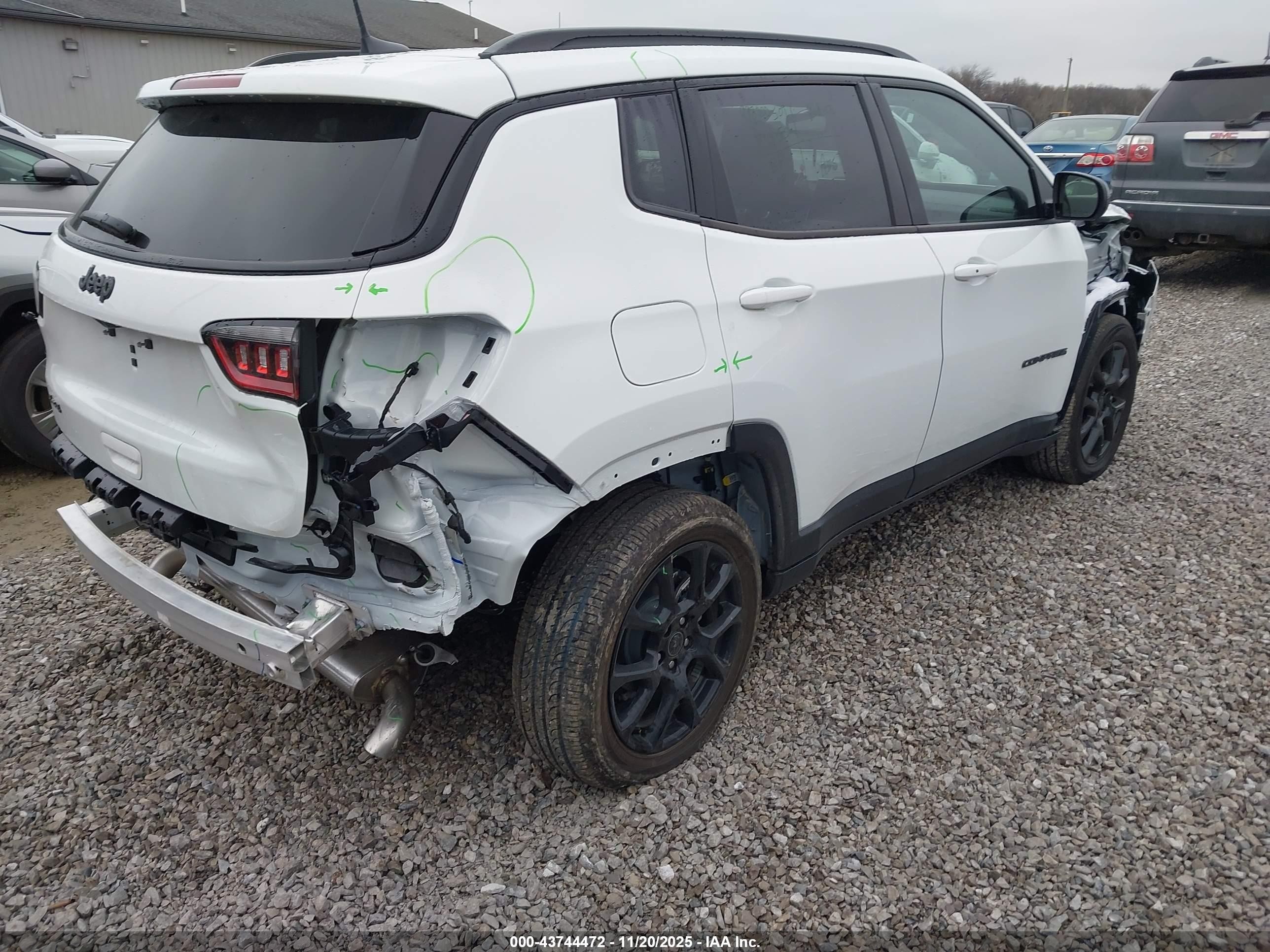 2026 Jeep Compass Latitude Белый vin: 3C4NJDBNXTT151146