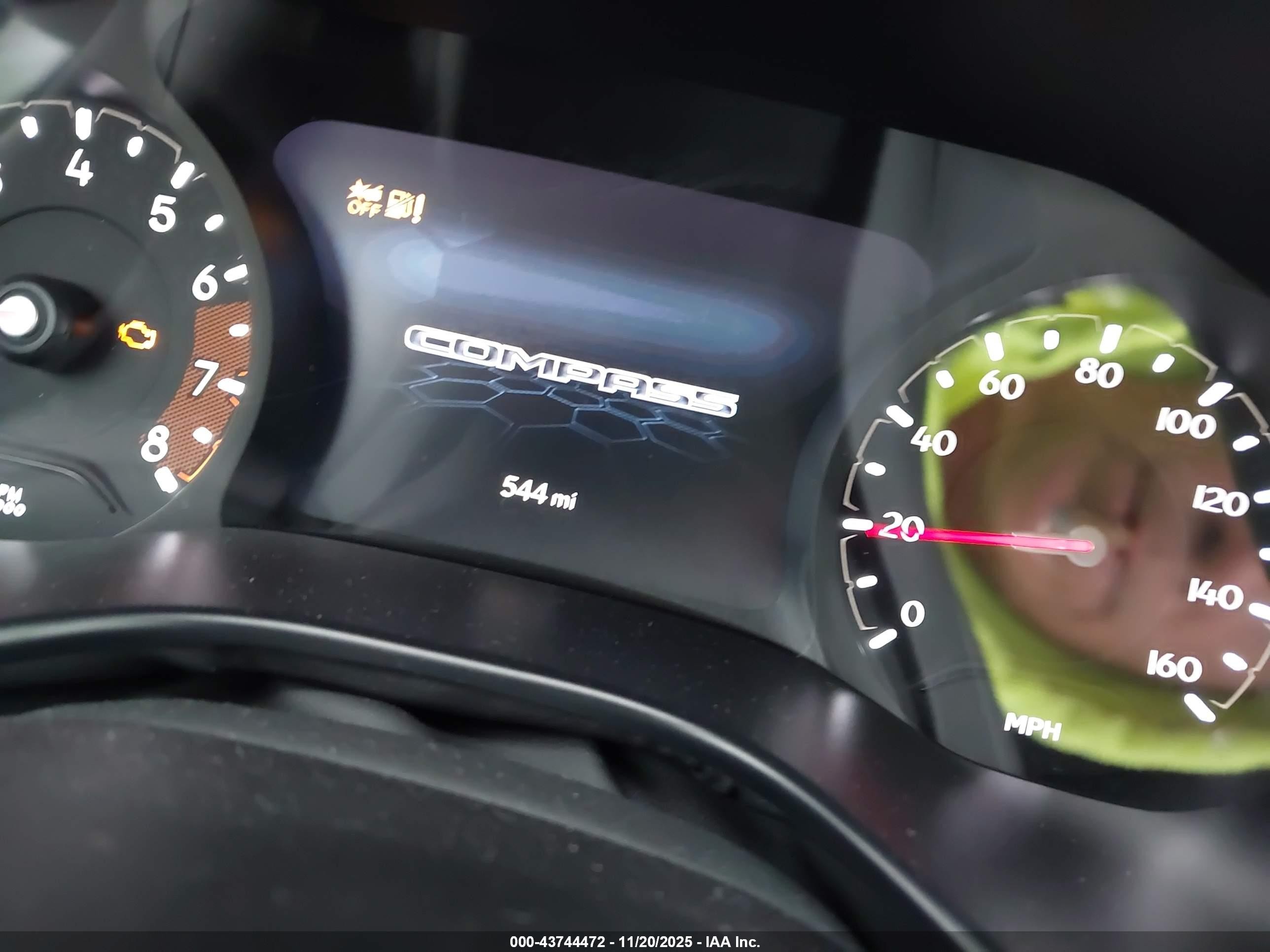 2026 Jeep Compass Latitude Белый vin: 3C4NJDBNXTT151146