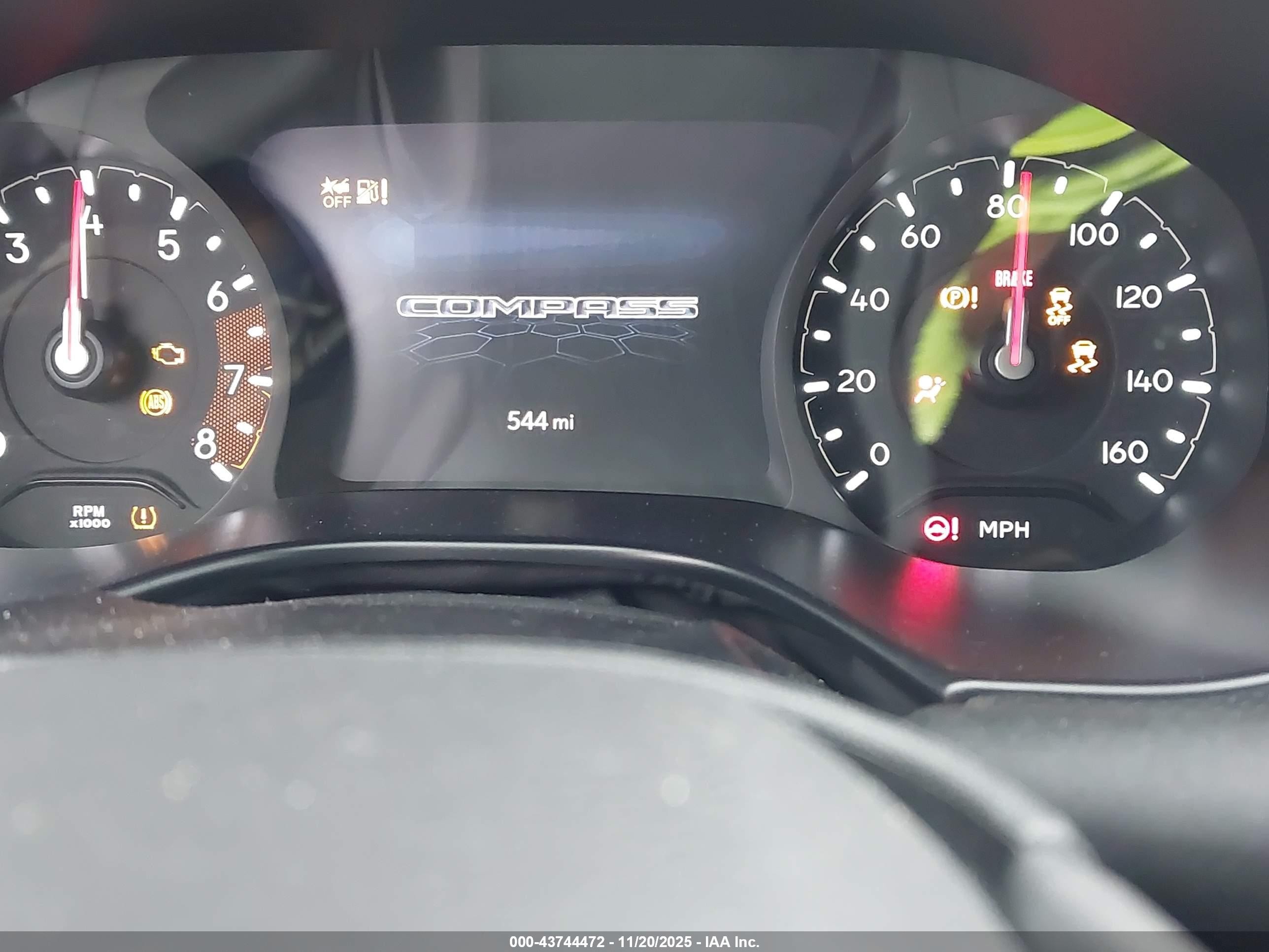2026 Jeep Compass Latitude Белый vin: 3C4NJDBNXTT151146