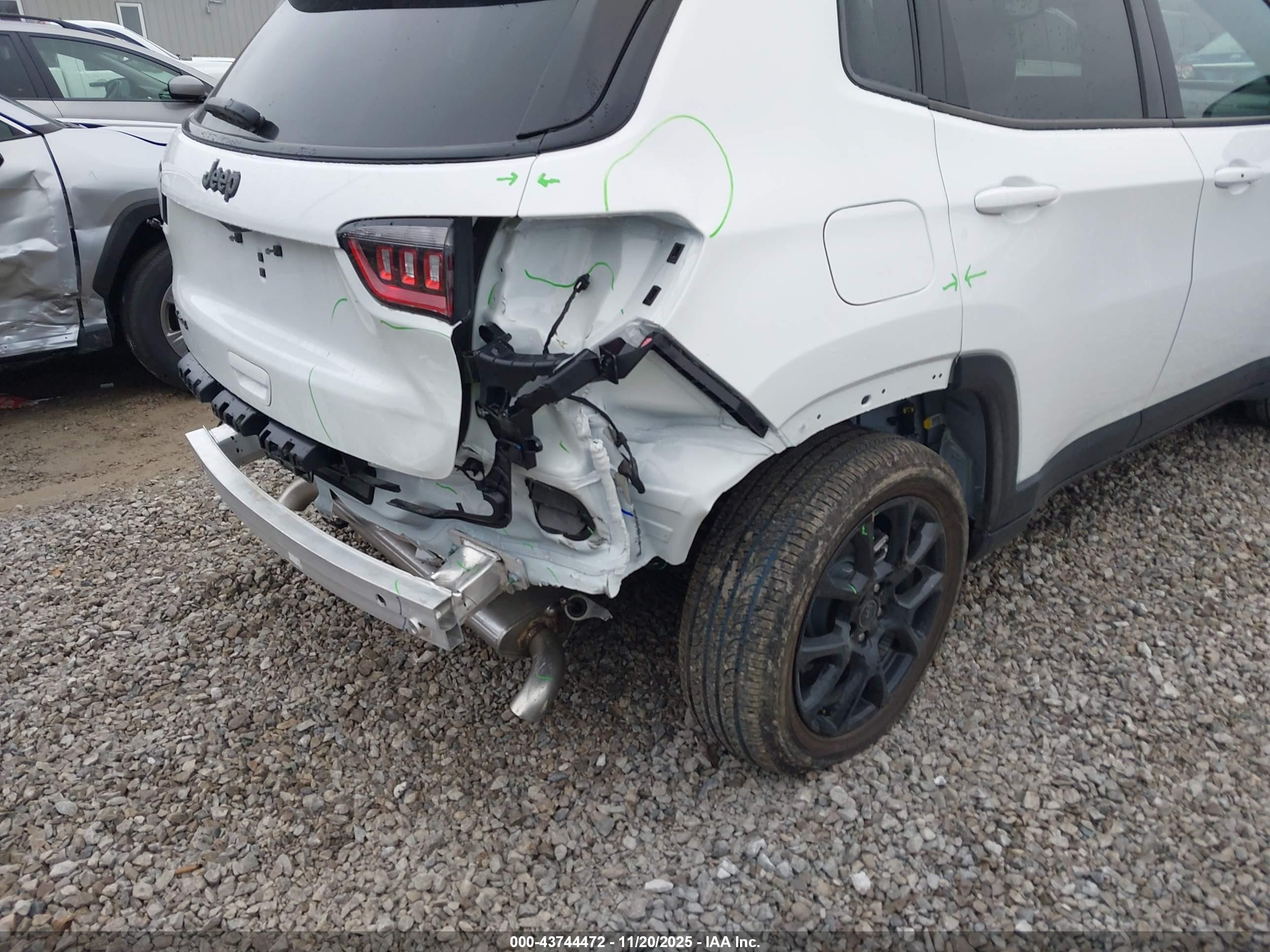 2026 Jeep Compass Latitude Белый vin: 3C4NJDBNXTT151146