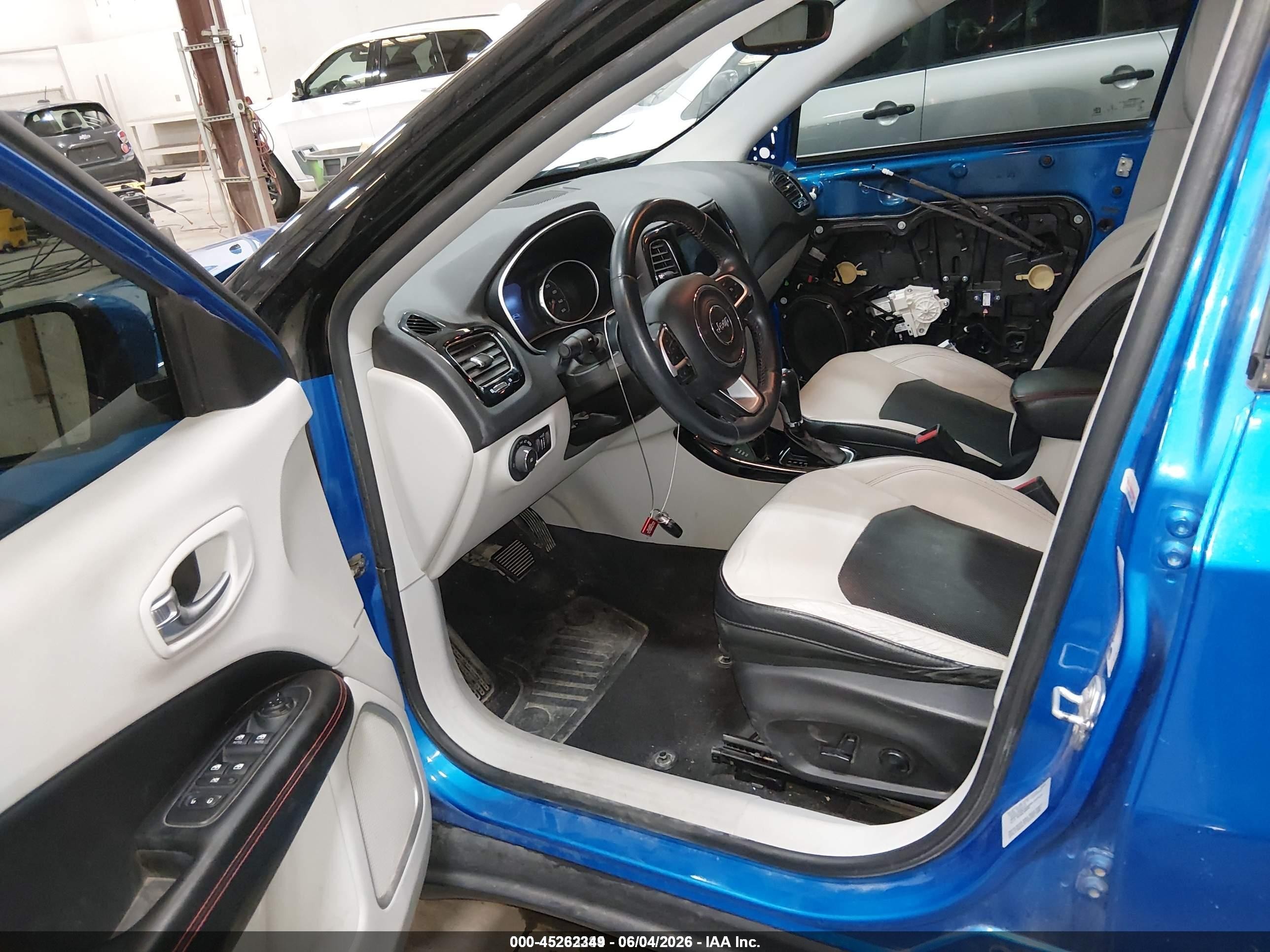 2018 Jeep Compass Limited 4x4 Синий vin: 3C4NJDCB0JT146698