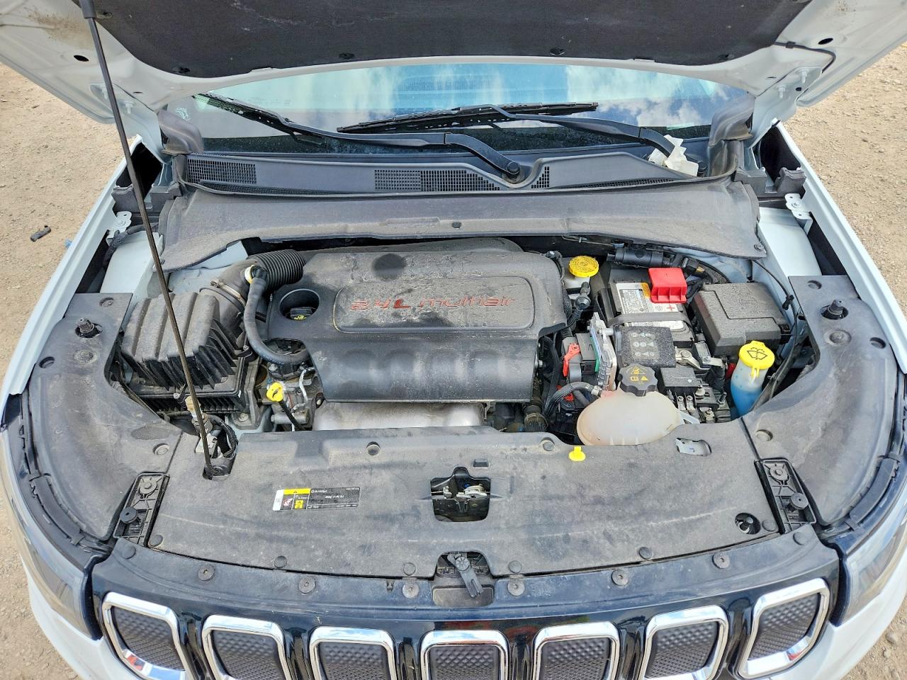 2022 Jeep Compass White vin: 3C4NJDCB0NT199343