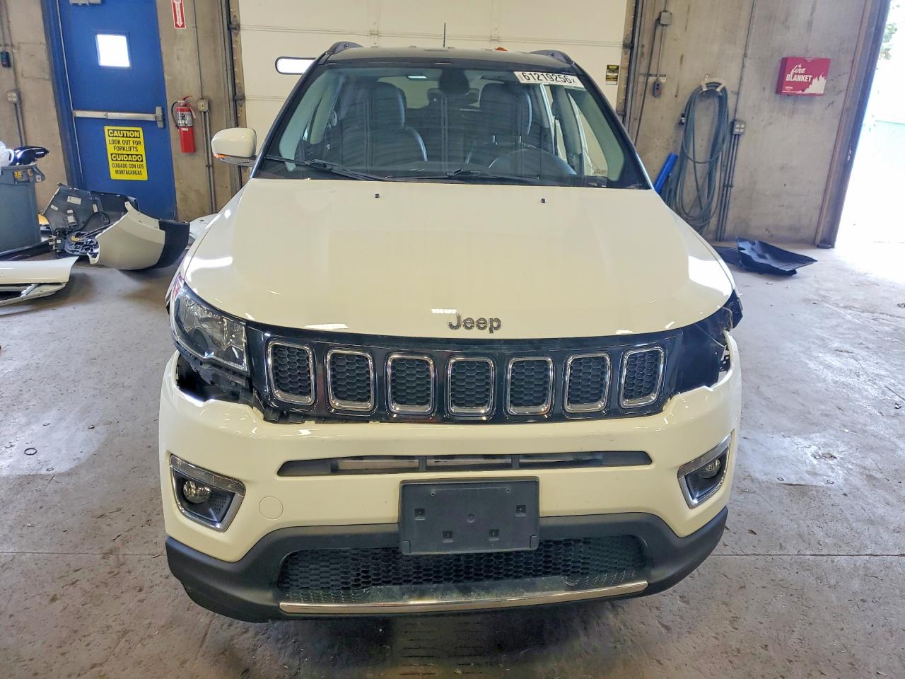 2018 Jeep Compass Limited White vin: 3C4NJDCB3JT169120