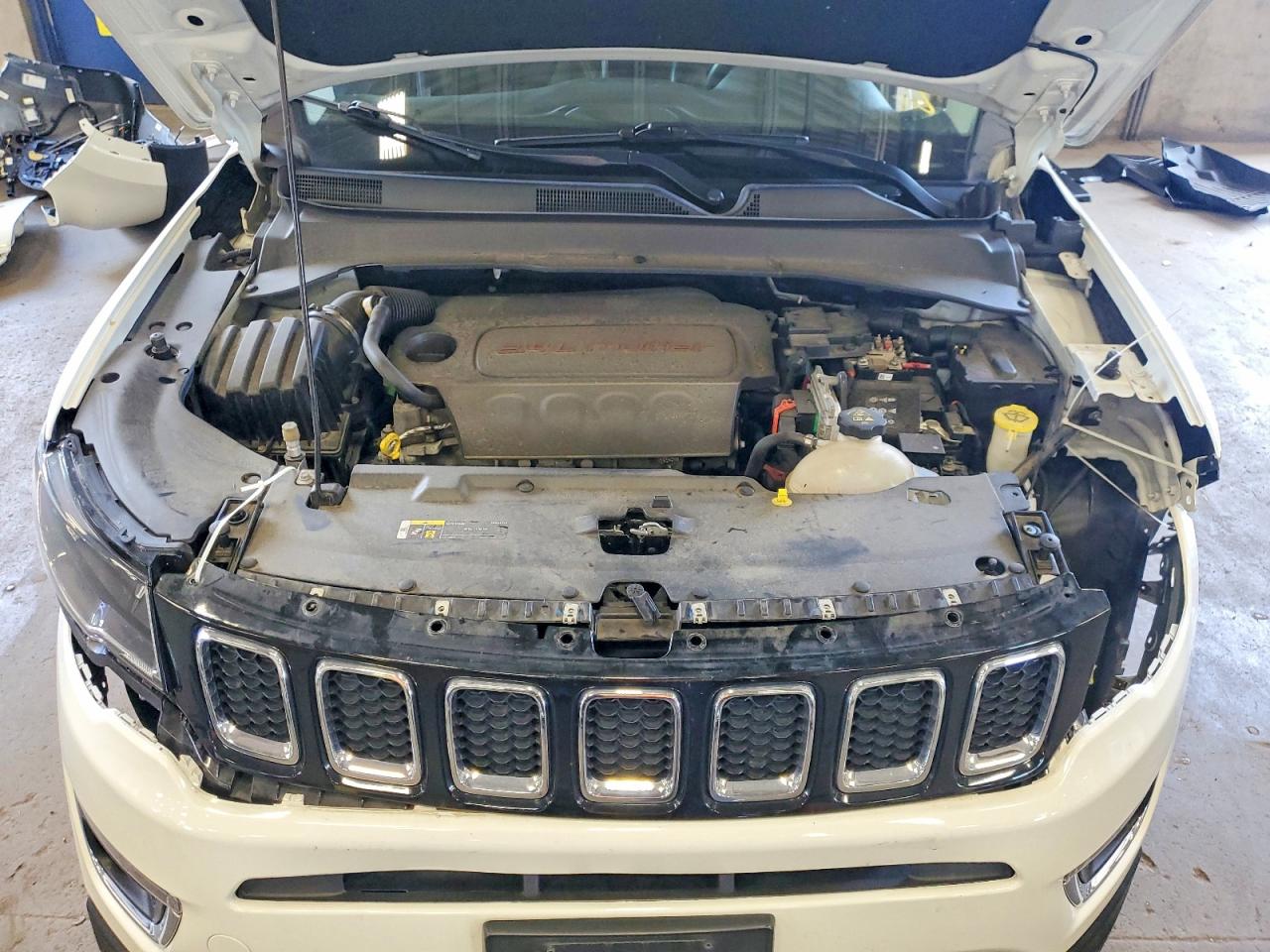 2018 Jeep Compass Limited White vin: 3C4NJDCB3JT169120