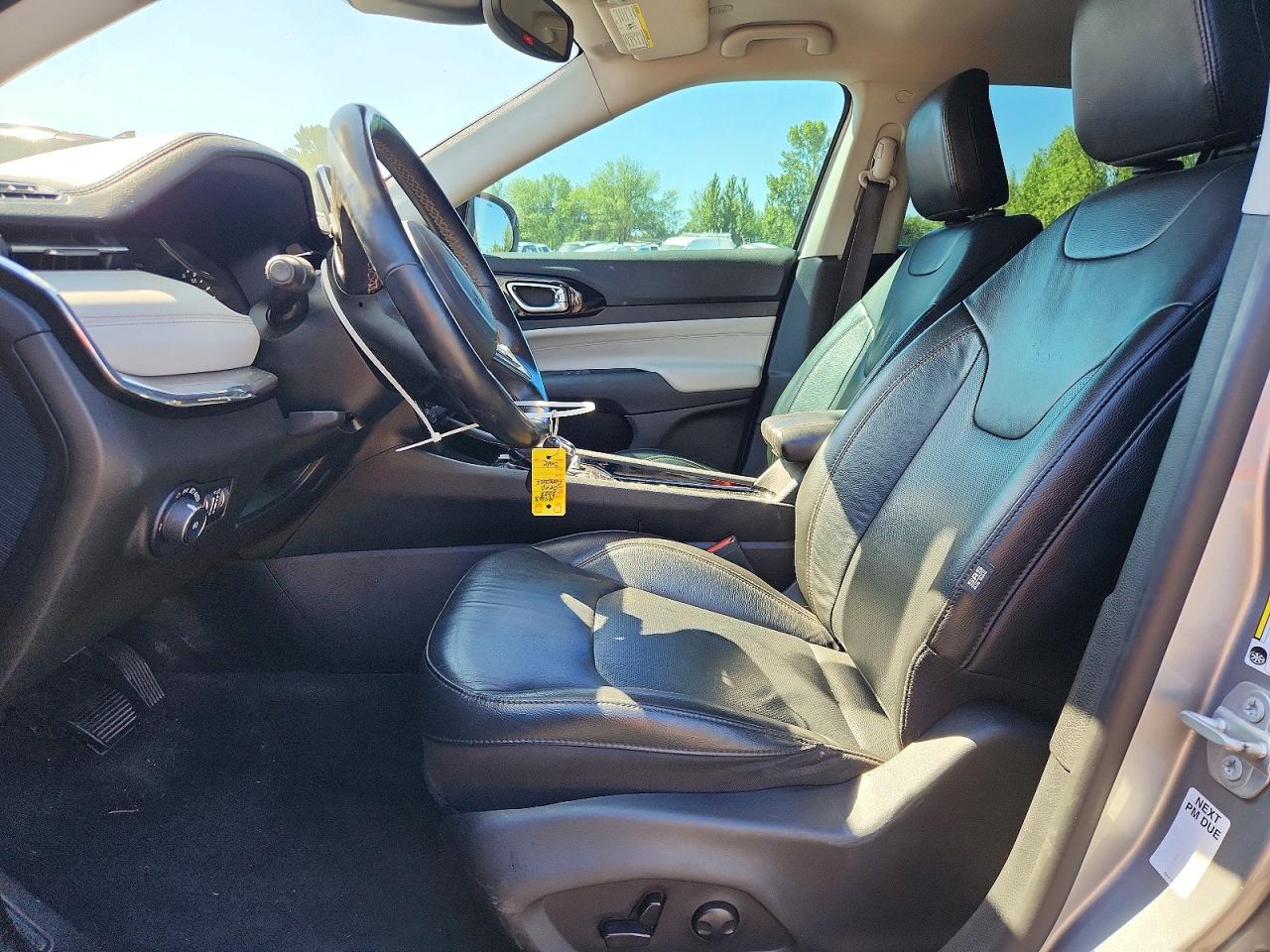 2022 Jeep Compass Limited Silver vin: 3C4NJDCB3NT154686