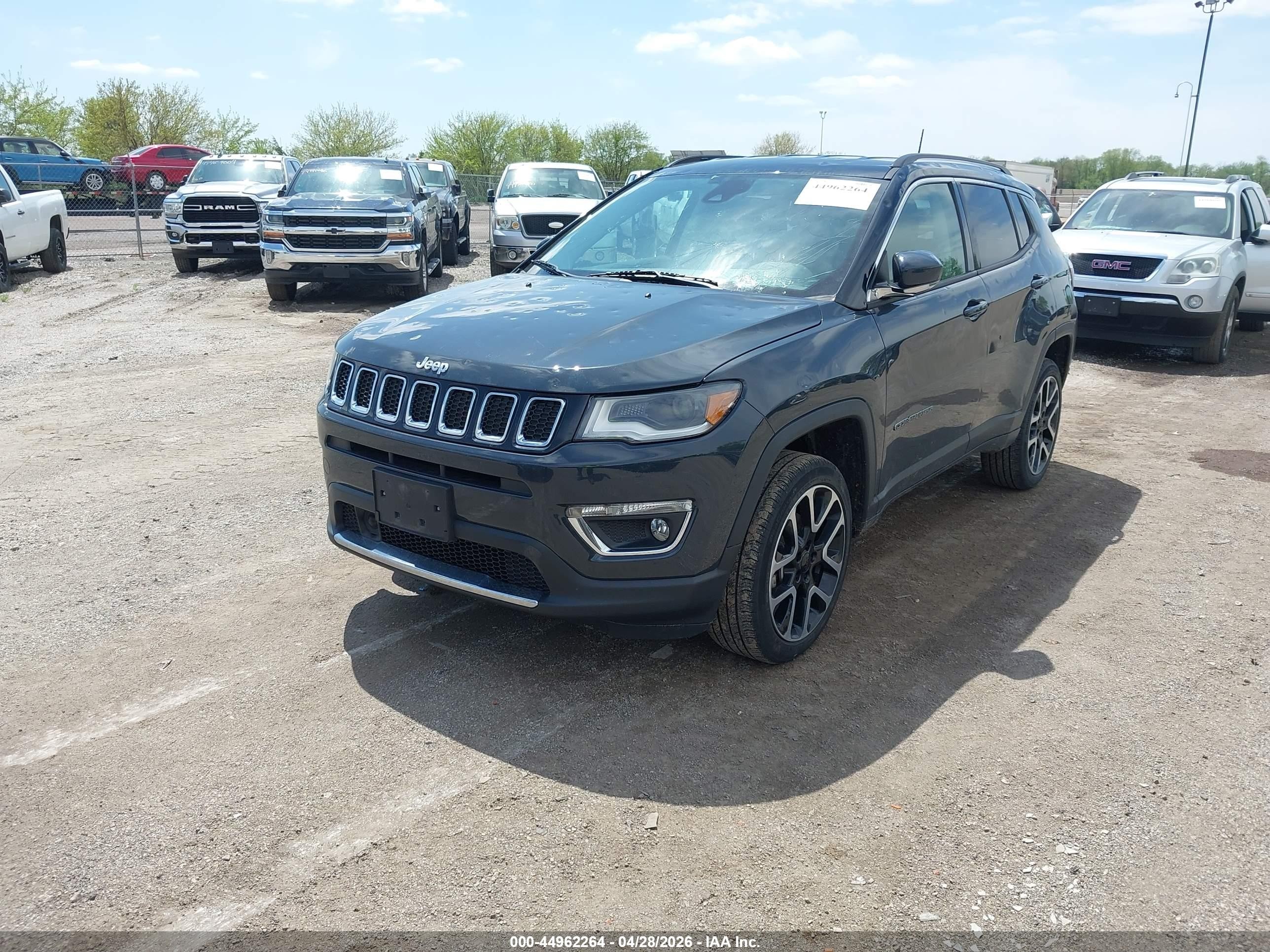 2018 Jeep Compass Limited 4x4 Gray vin: 3C4NJDCB4JT362411