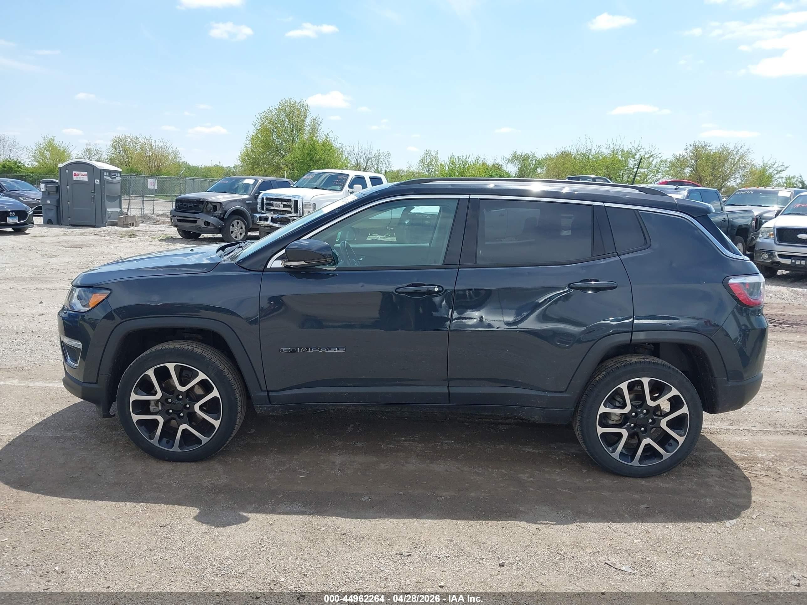 2018 Jeep Compass Limited 4x4 Gray vin: 3C4NJDCB4JT362411