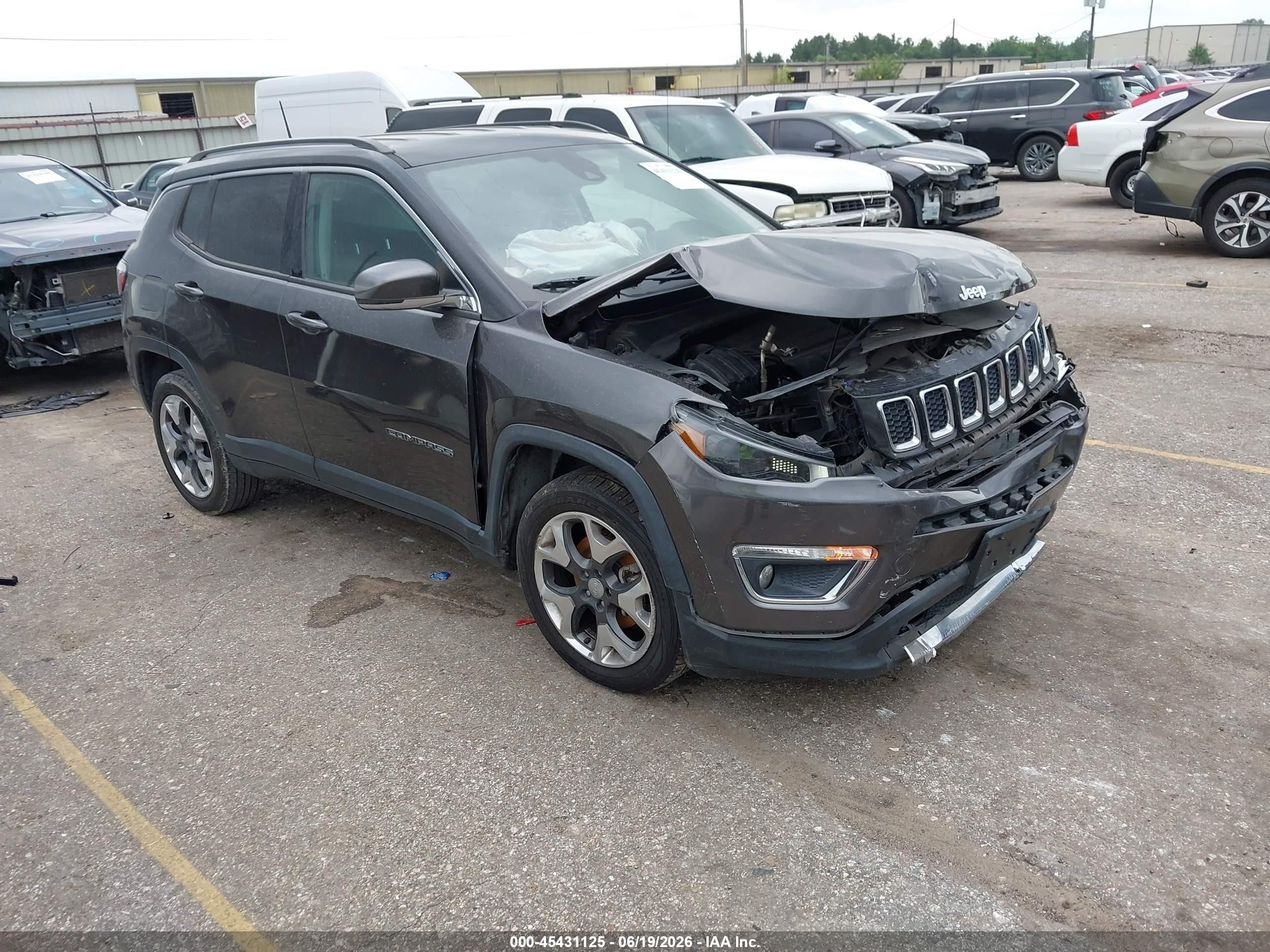 2018 Jeep Compass Limited 4x4 Gray vin: 3C4NJDCB4JT442565