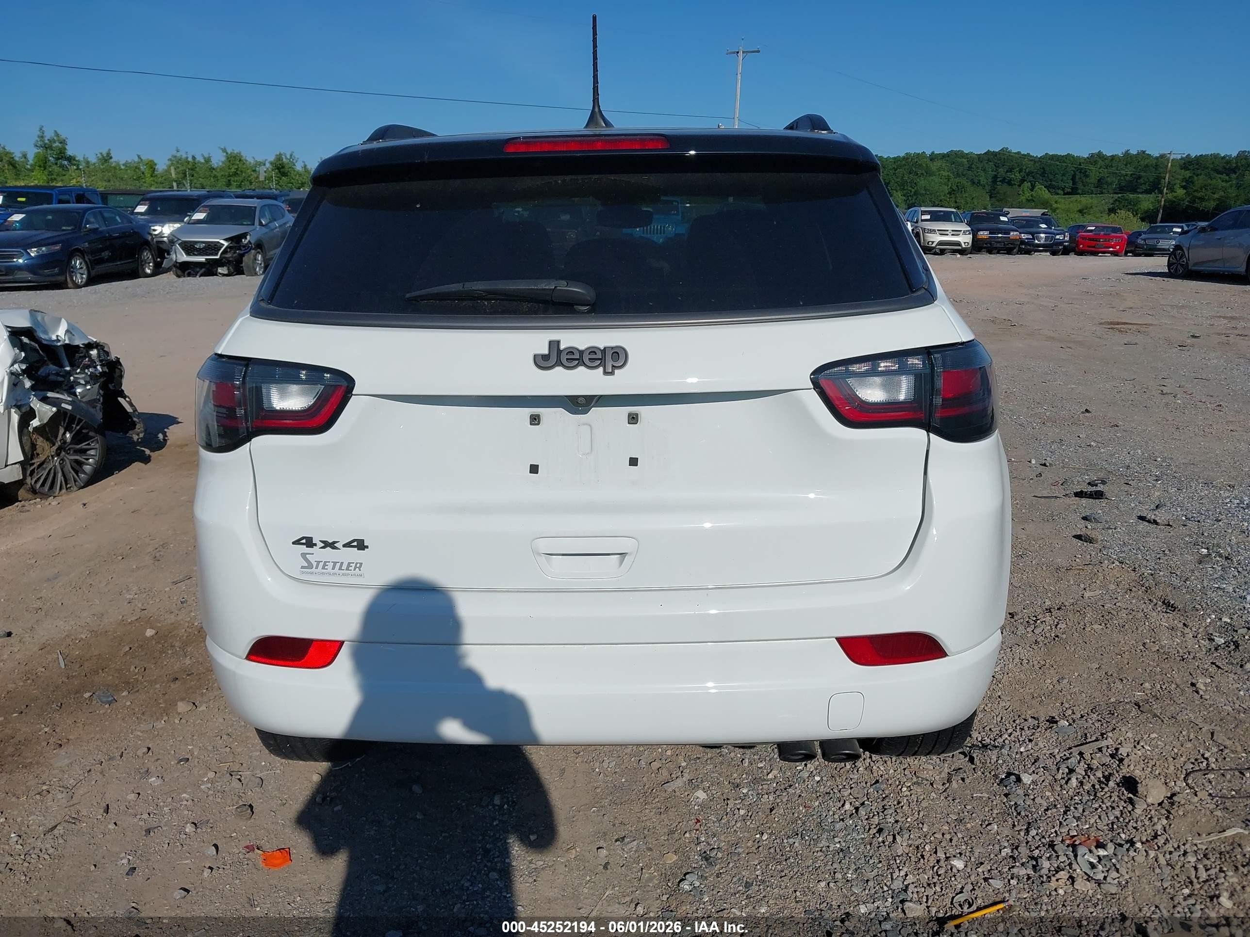 2022 Jeep Compass Limited White vin: 3C4NJDCB4NT181900