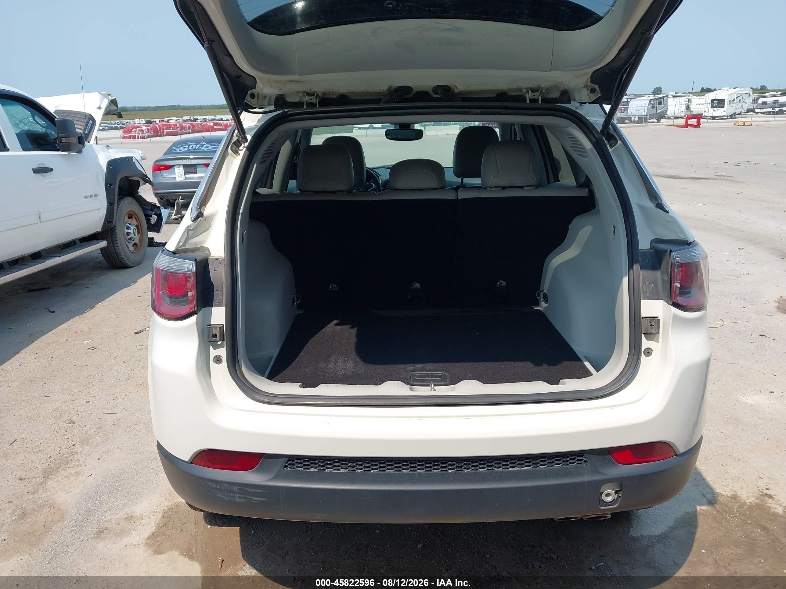 2018 Jeep Compass Limited 4x4 White vin: 3C4NJDCB5JT223775
