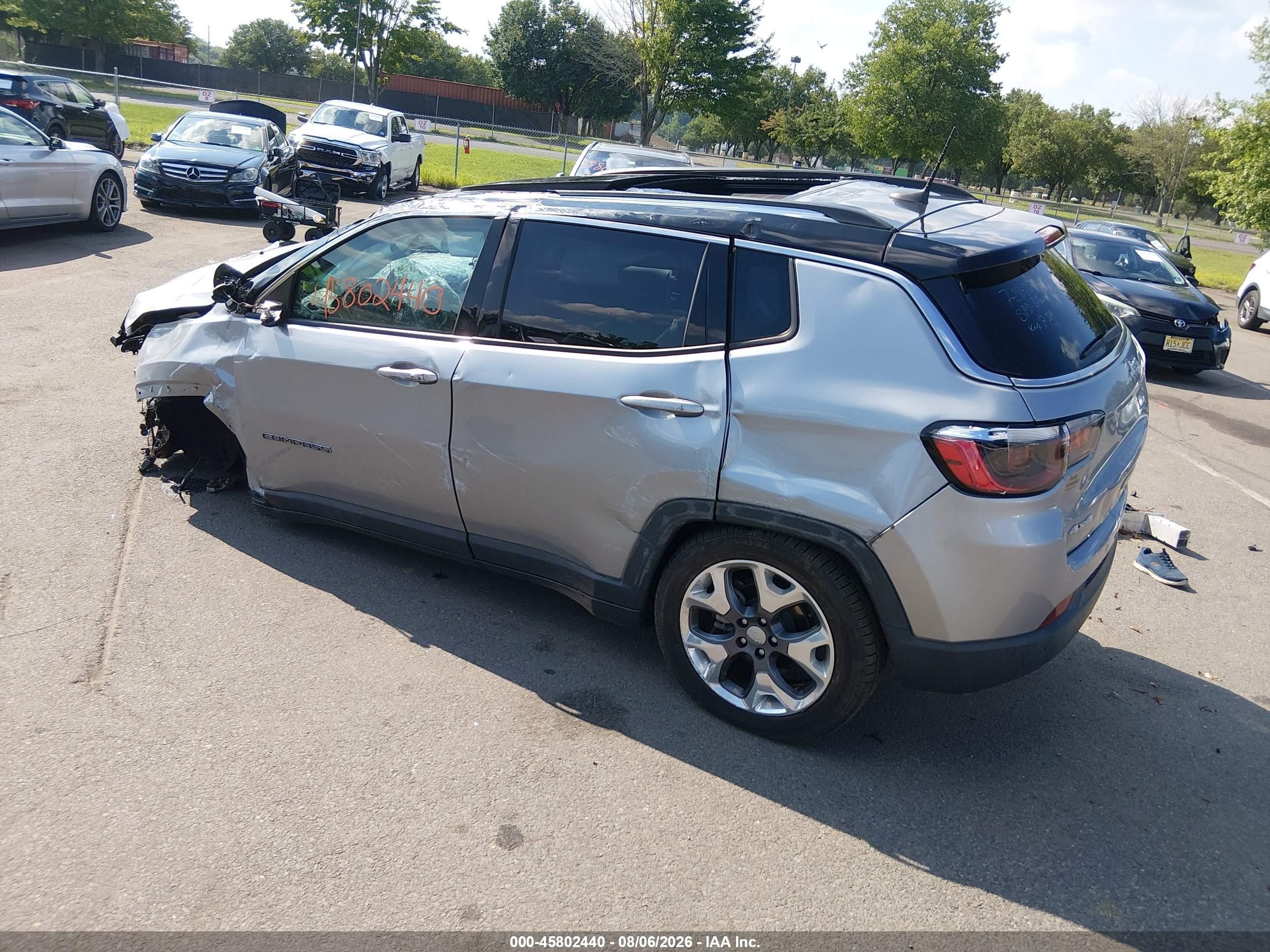 2021 Jeep Compass Limited 4x4 Серебряный vin: 3C4NJDCB6MT551288