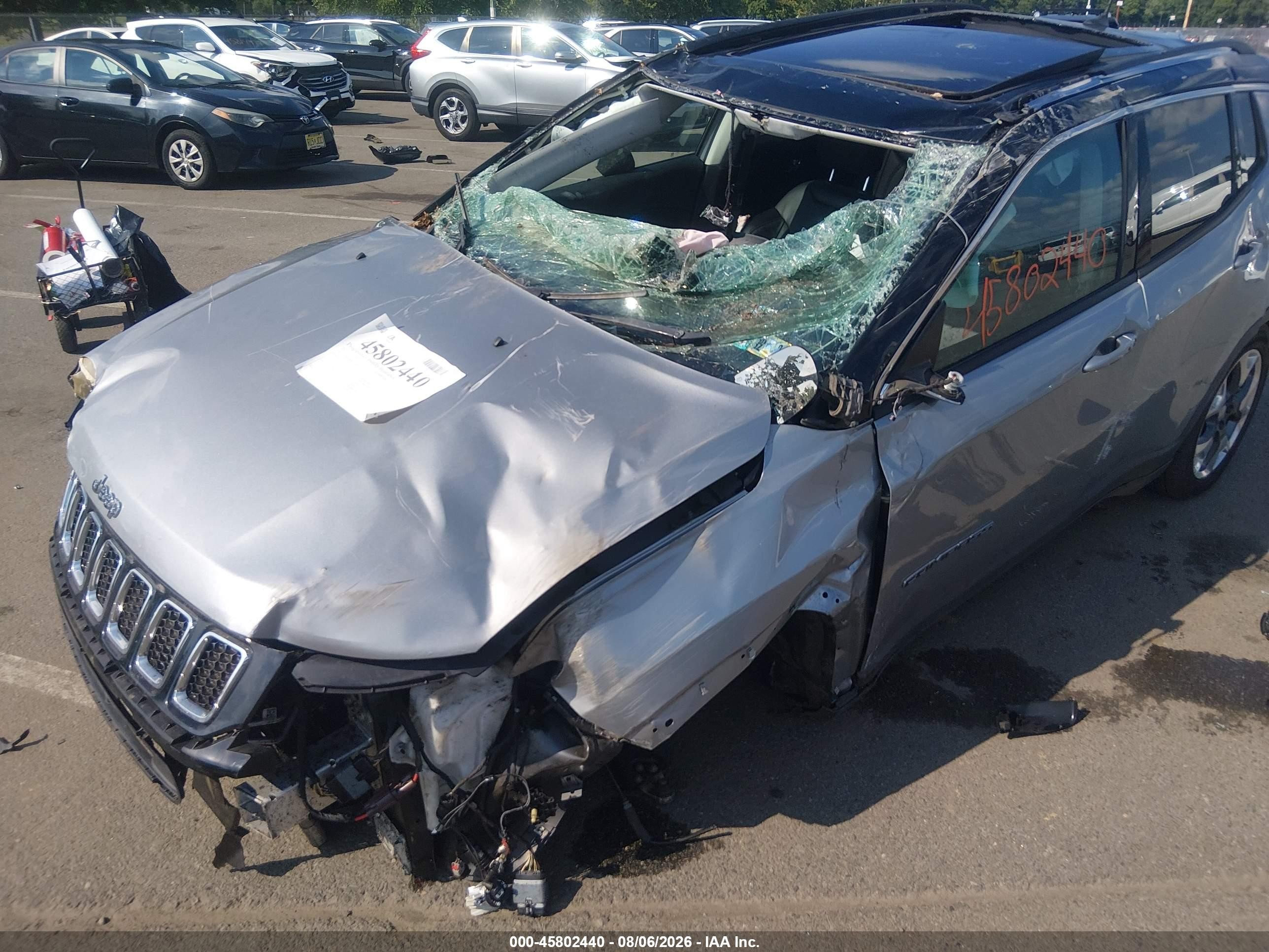 2021 Jeep Compass Limited 4x4 Серебряный vin: 3C4NJDCB6MT551288