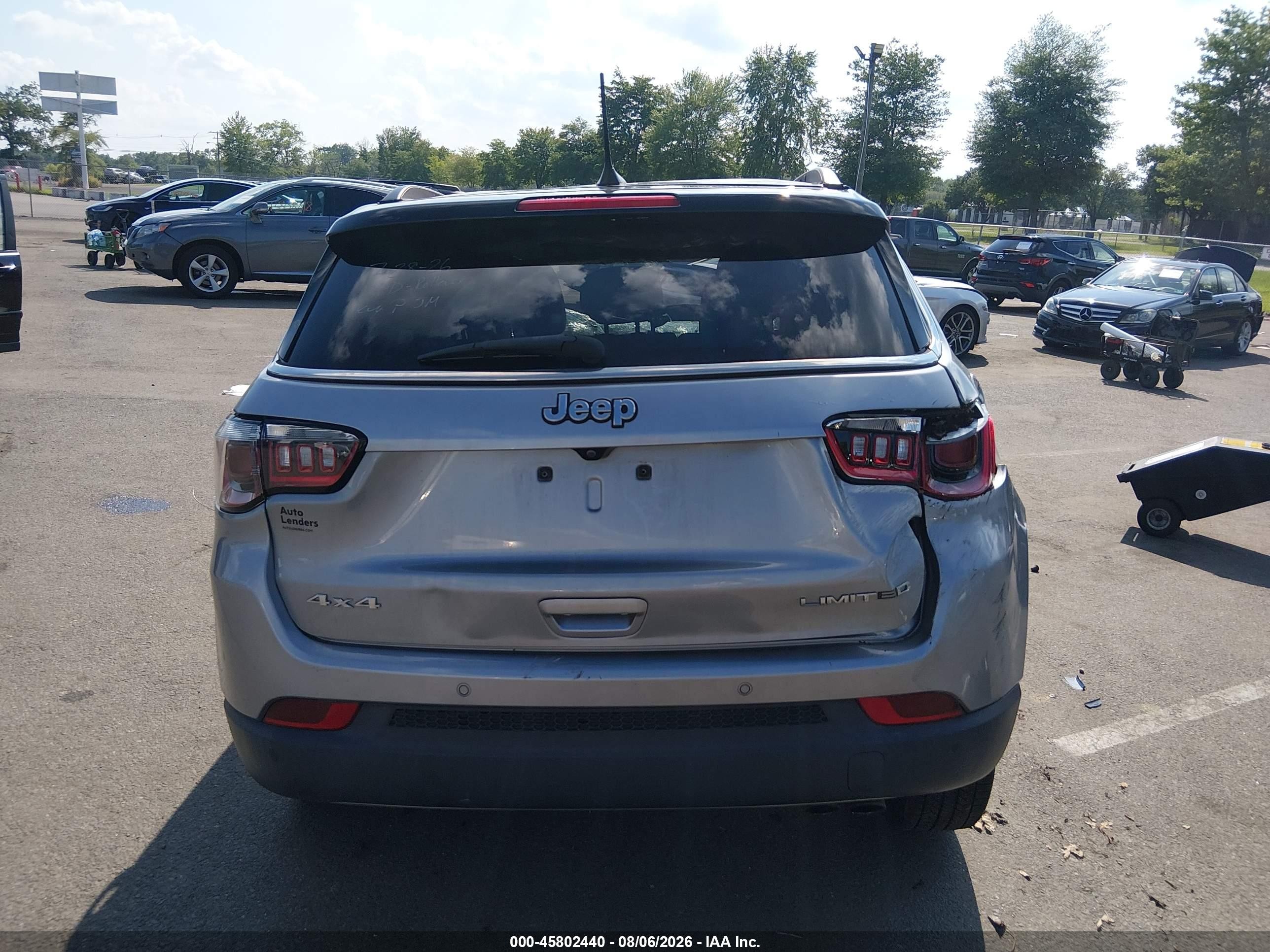2021 Jeep Compass Limited 4x4 Серебряный vin: 3C4NJDCB6MT551288