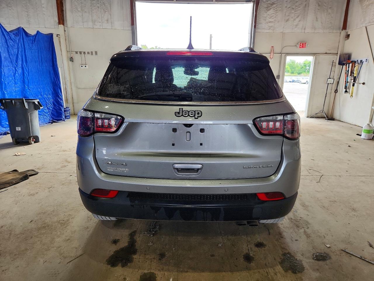 2022 Jeep Compass Limited Silver vin: 3C4NJDCB6NT112061