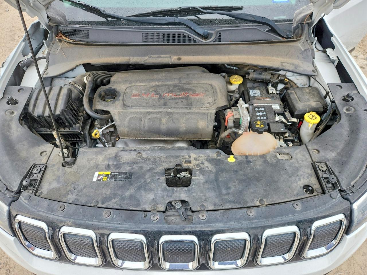 2022 Jeep Compass Белый vin: 3C4NJDCB6NT143276