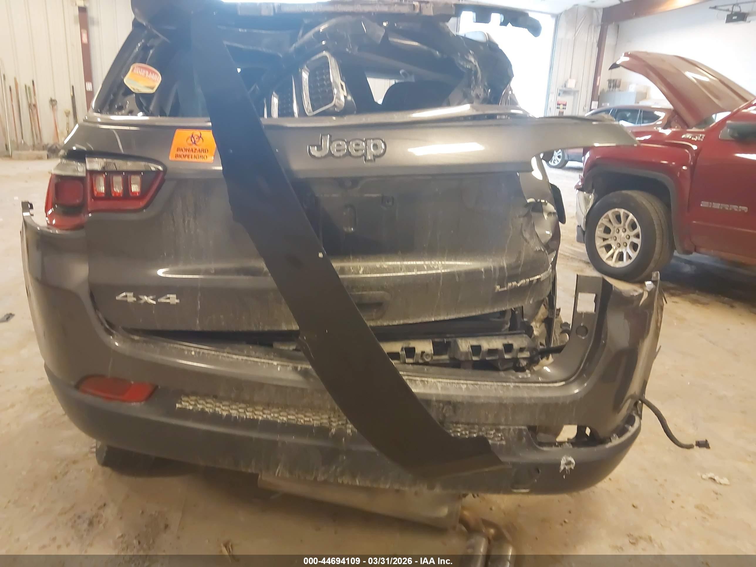 2018 Jeep Compass Limited 4x4 Gray vin: 3C4NJDCB7JT238746