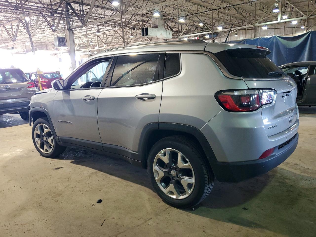 2019 Jeep Compass Limited Silver vin: 3C4NJDCB7KT619904