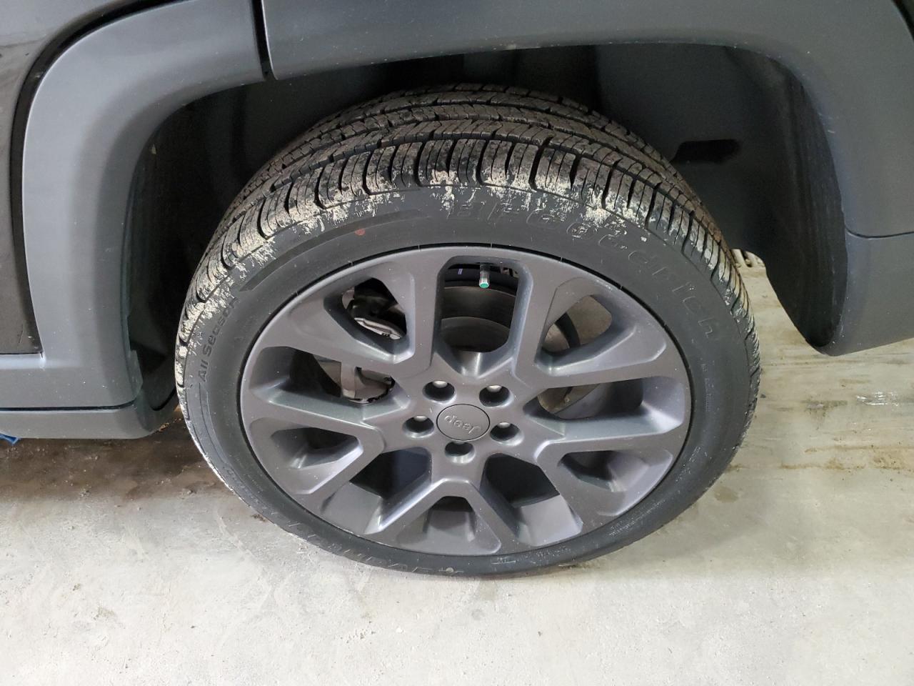 2019 Jeep Compass Limited Black vin: 3C4NJDCB7KT713989 Damage: Left Rear Wheel, Curb Rash, 3 to 4 inches