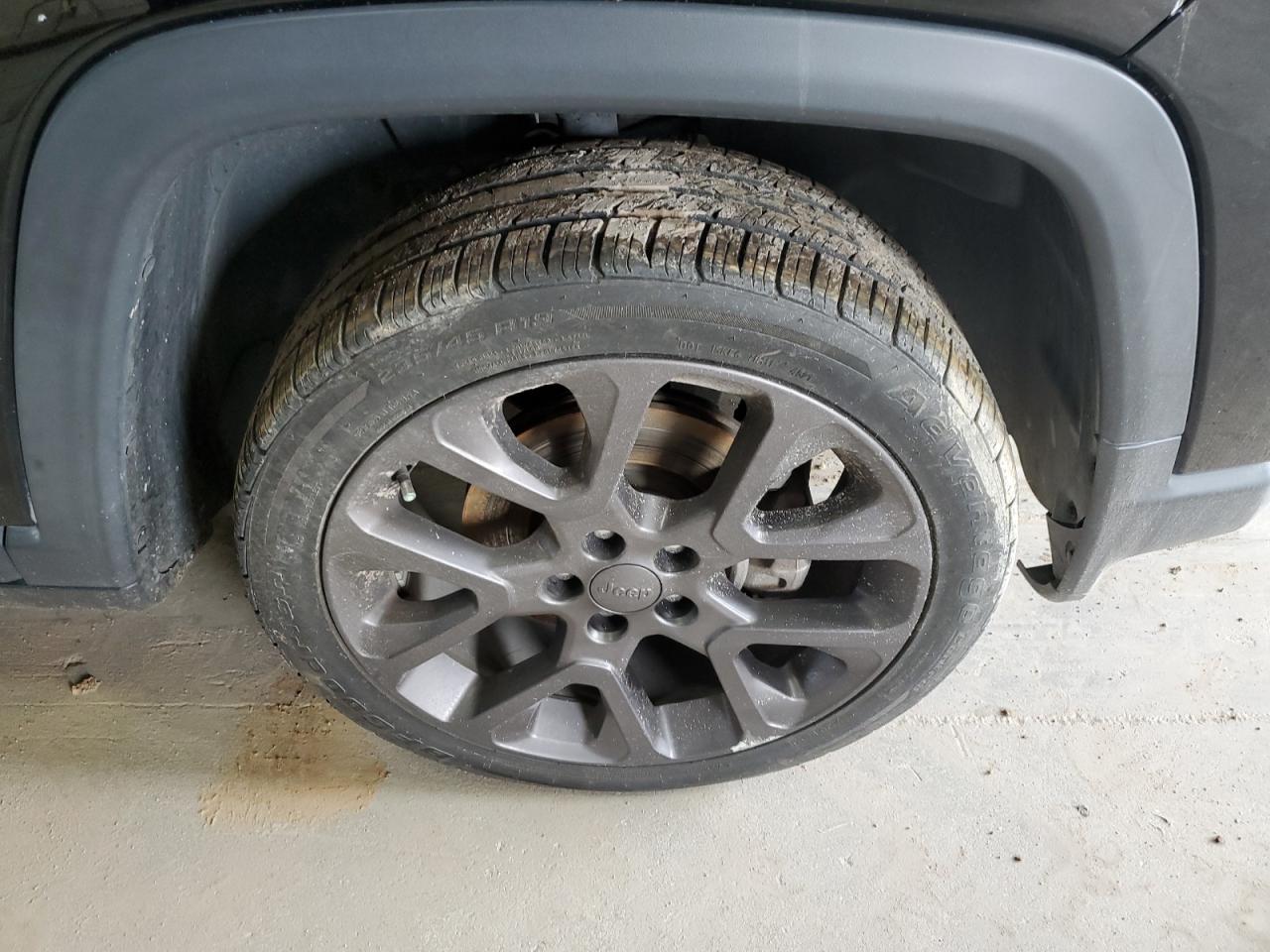 2019 Jeep Compass Limited Black vin: 3C4NJDCB7KT713989 Damage: Right Front Wheel, Curb Rash, 1 to 2 inches