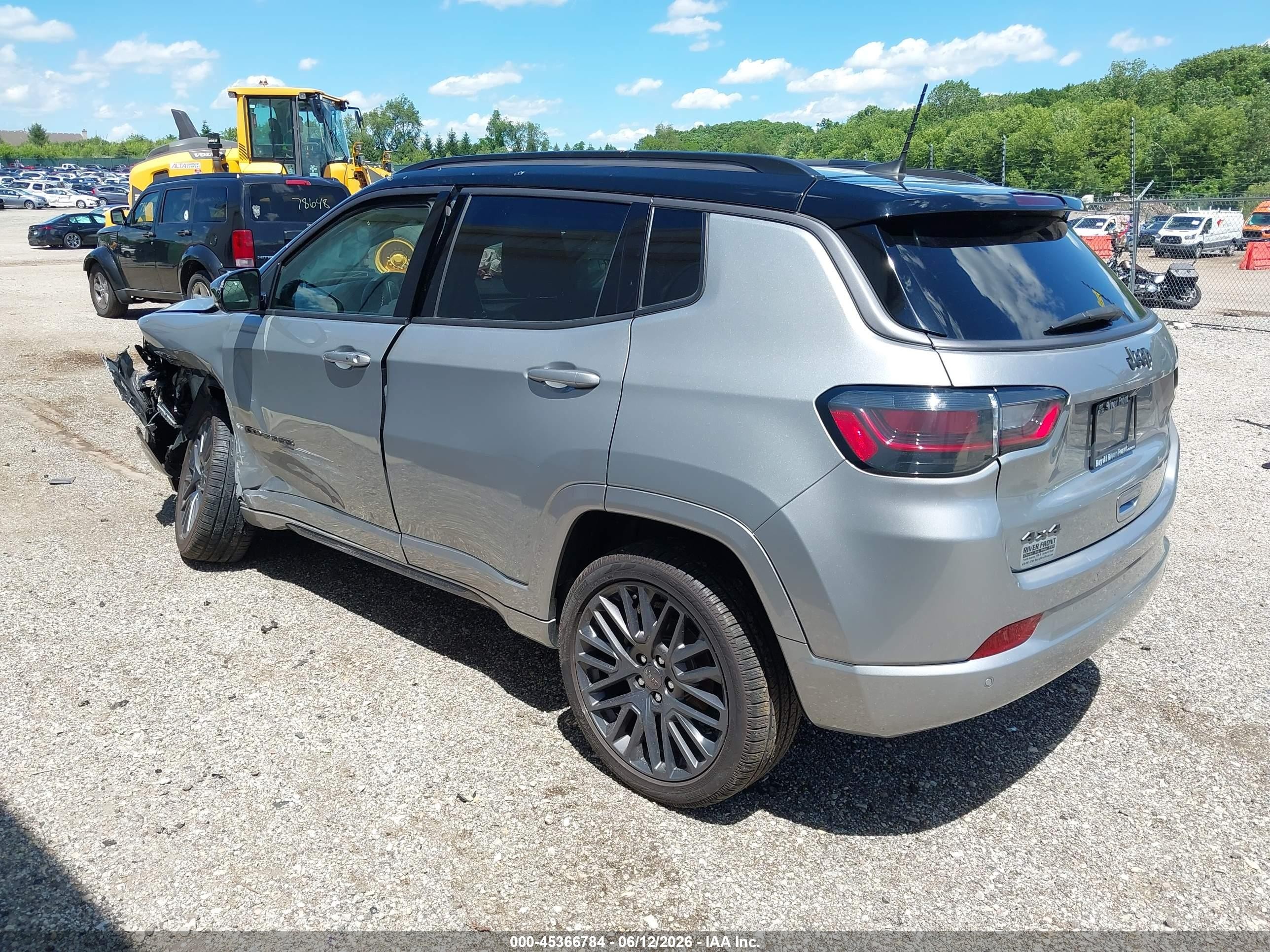 2022 Jeep Compass High Altitude 4x4 Серебряный vin: 3C4NJDCB7NT123960