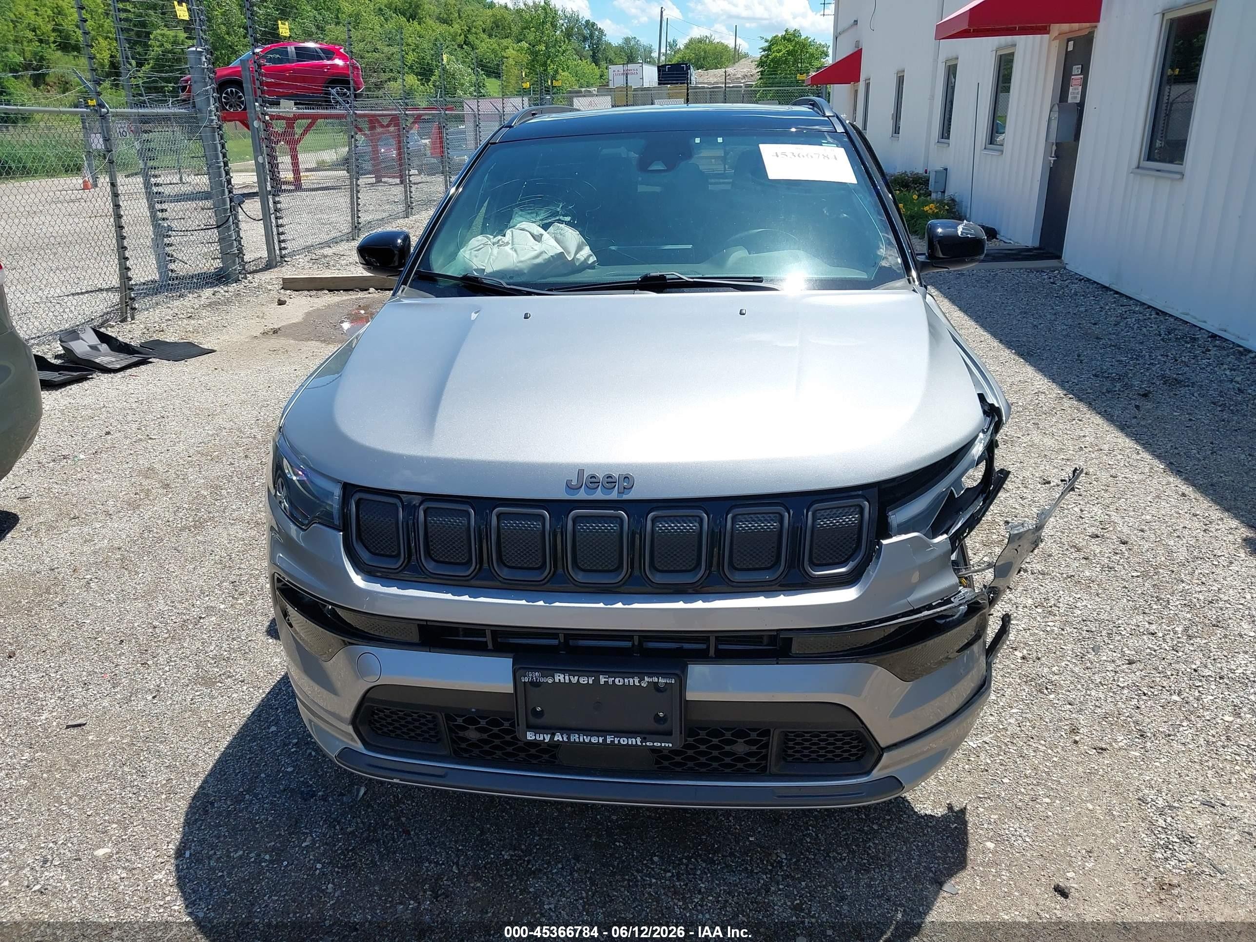 2022 Jeep Compass High Altitude 4x4 Серебряный vin: 3C4NJDCB7NT123960