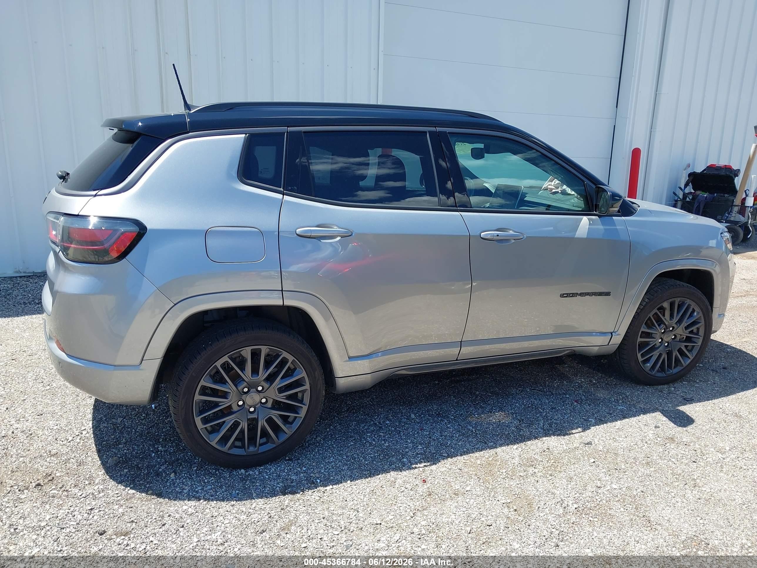 2022 Jeep Compass High Altitude 4x4 Серебряный vin: 3C4NJDCB7NT123960