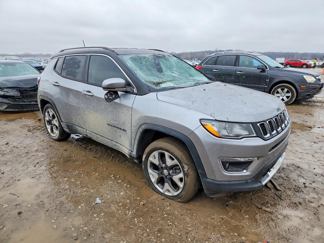 2018 Jep Compass Limited Silver vin: 3C4NJDCB8JT372472