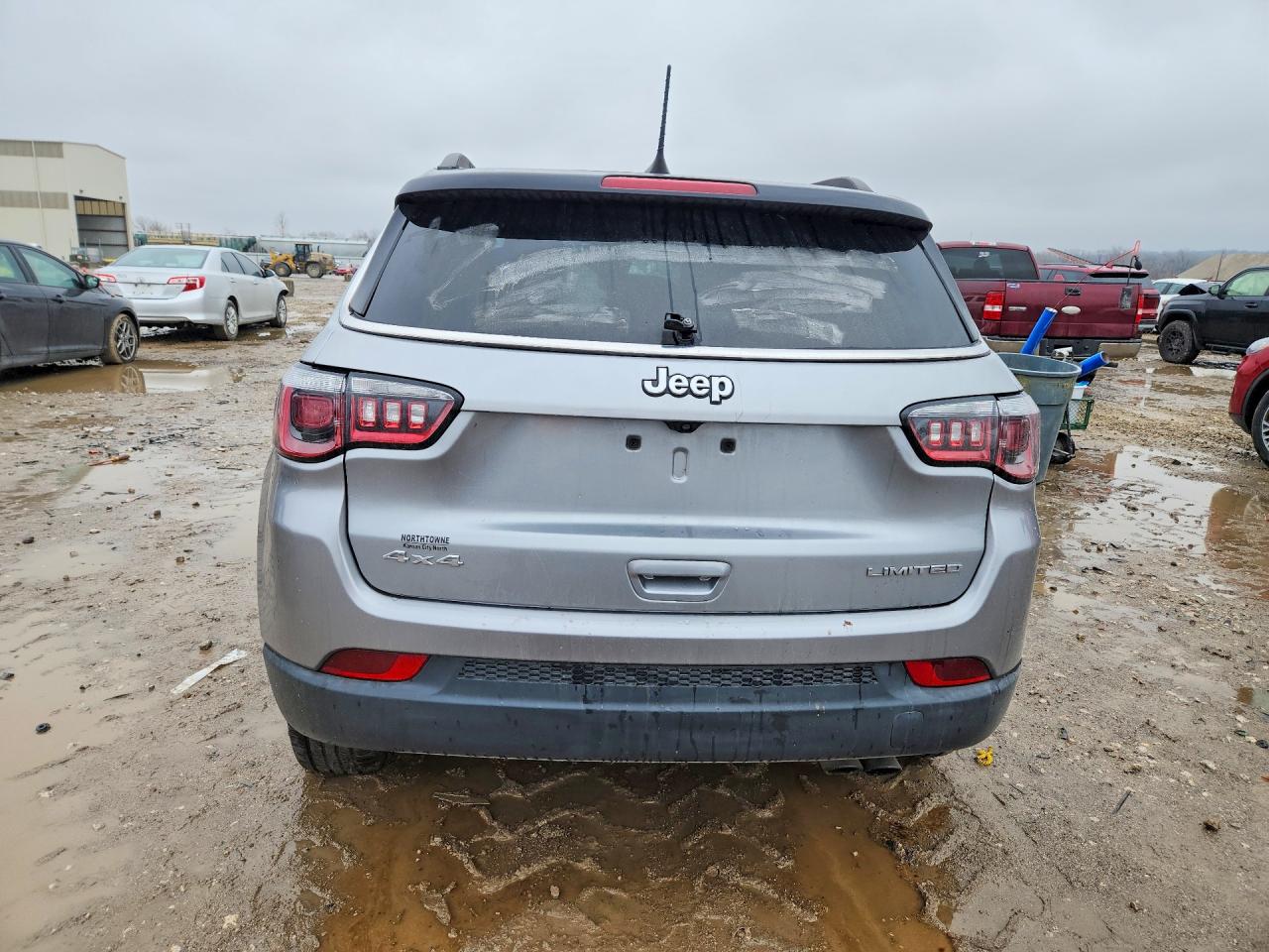 2018 Jep Compass Limited Silver vin: 3C4NJDCB8JT372472